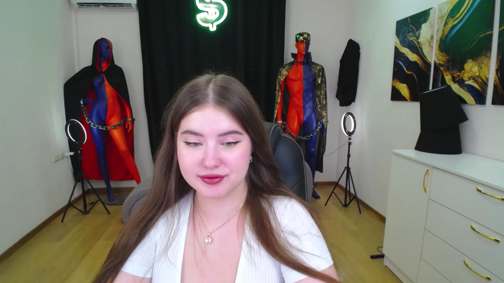 Gallery image thumbnail from AdmireMyEyes's myfreecams stream on, 11/29/2024, 01:01 image 11 of 20