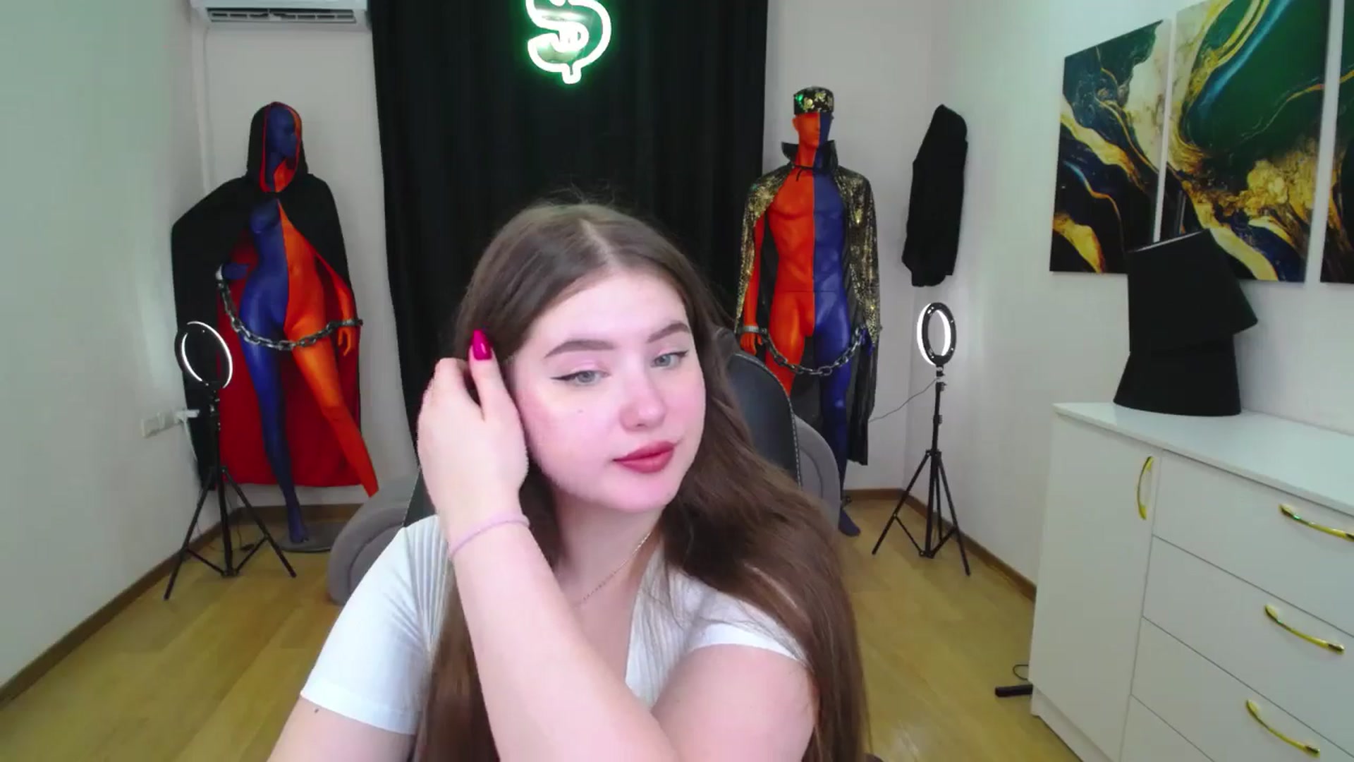 Gallery image thumbnail from AdmireMyEyes's myfreecams stream on, 11/29/2024, 01:01 image 7 of 20