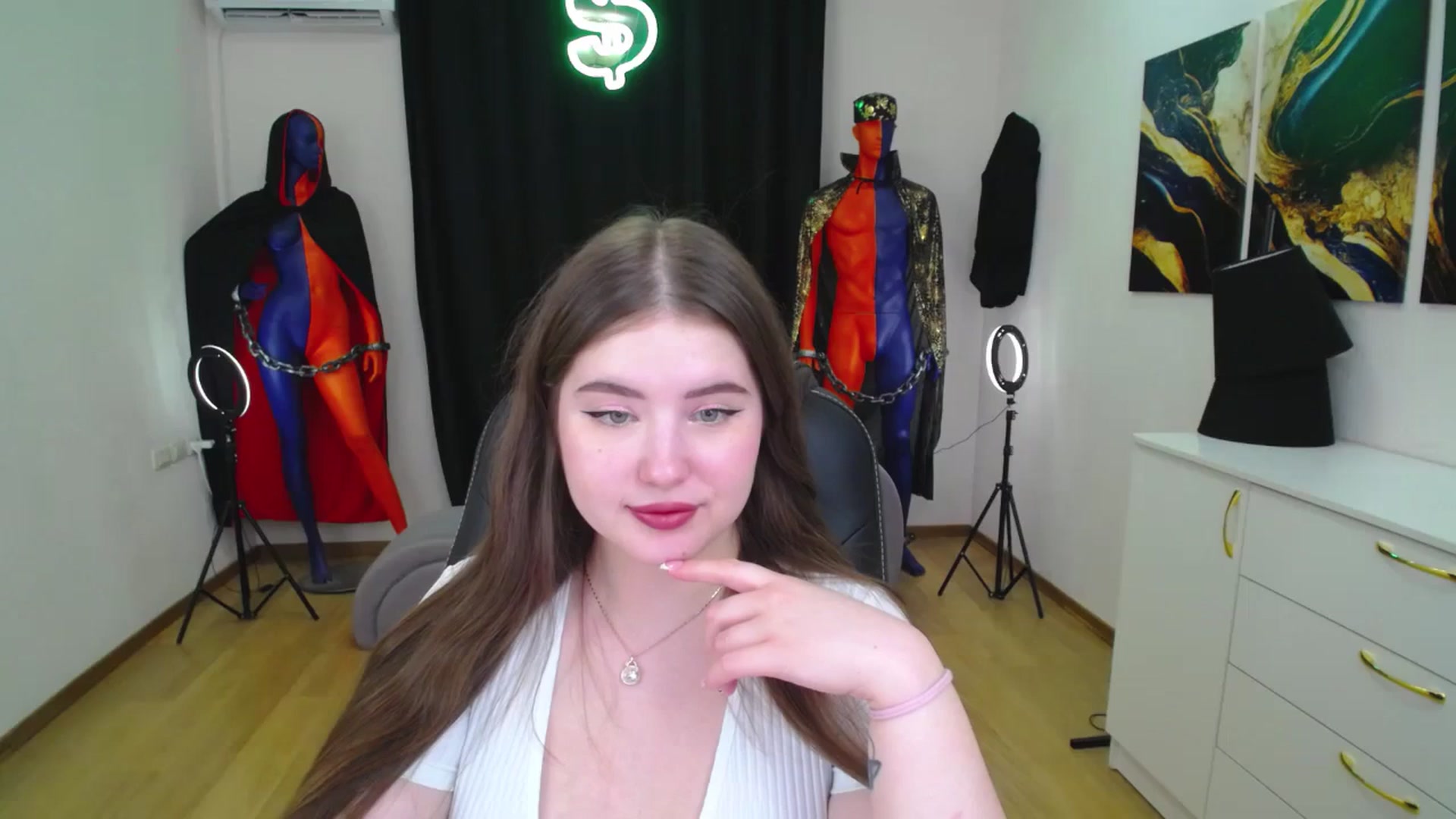 Gallery image thumbnail from AdmireMyEyes's myfreecams stream on, 11/29/2024, 01:01 image 12 of 20