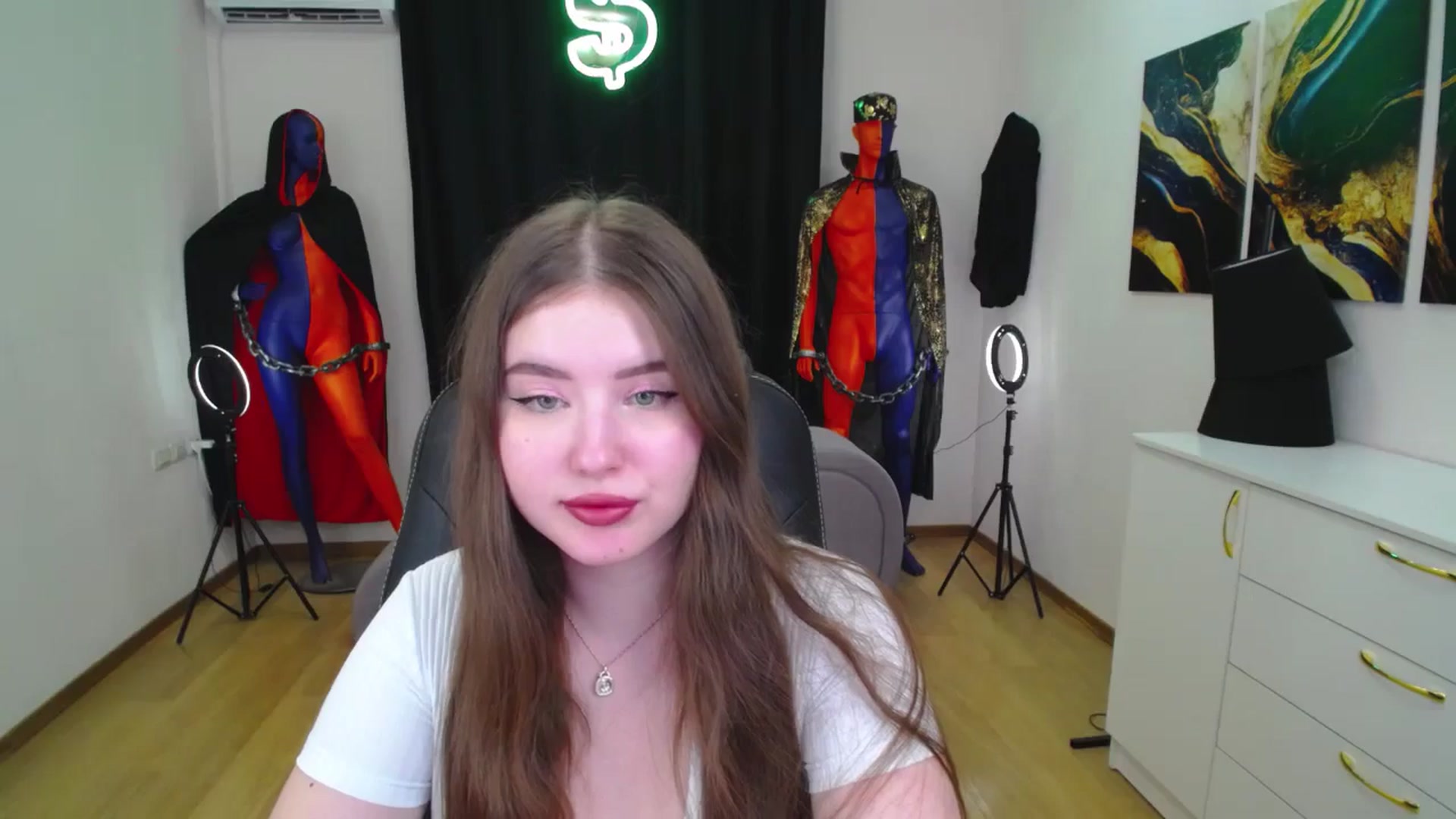 Gallery image thumbnail from AdmireMyEyes's myfreecams stream on, 11/29/2024, 01:01 image 4 of 20