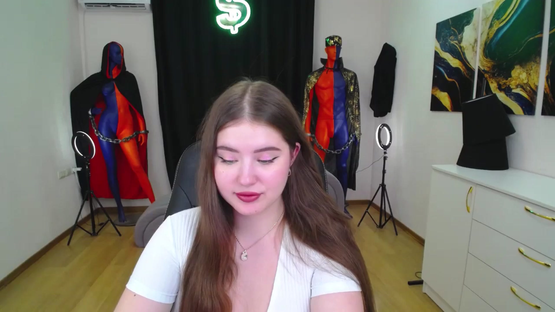 Gallery image thumbnail from AdmireMyEyes's myfreecams stream on, 11/29/2024, 01:01 image 5 of 20