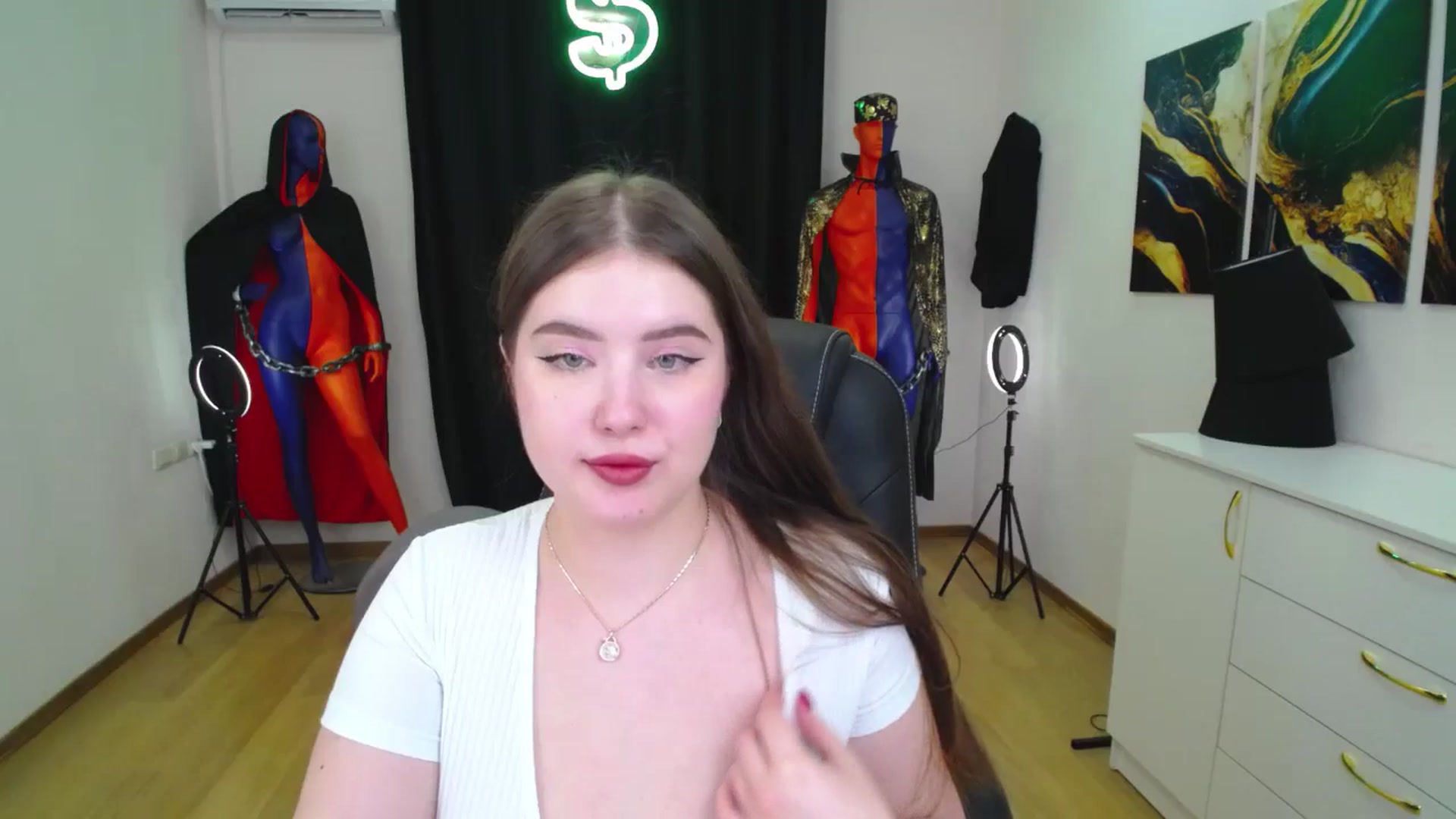 Gallery image thumbnail from AdmireMyEyes's myfreecams stream on, 11/29/2024, 01:01 image 19 of 20