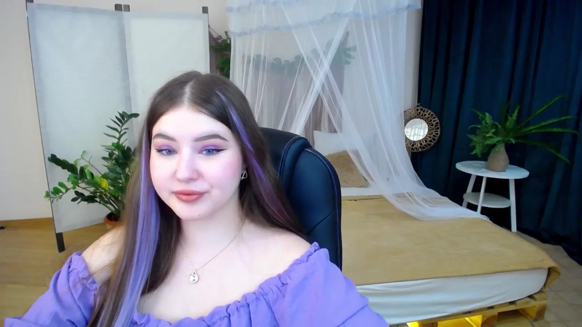 Gallery image thumbnail from AdmireMyEyes's myfreecams stream on, 11/29/2024, 19:17 image 8 of 20