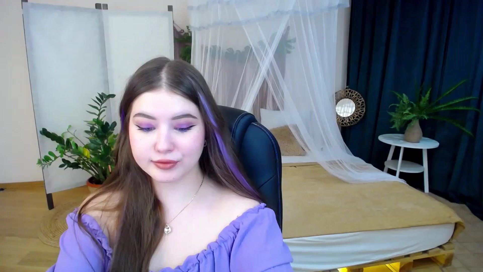 Gallery image thumbnail from AdmireMyEyes's myfreecams stream on, 11/29/2024, 19:17 image 12 of 20