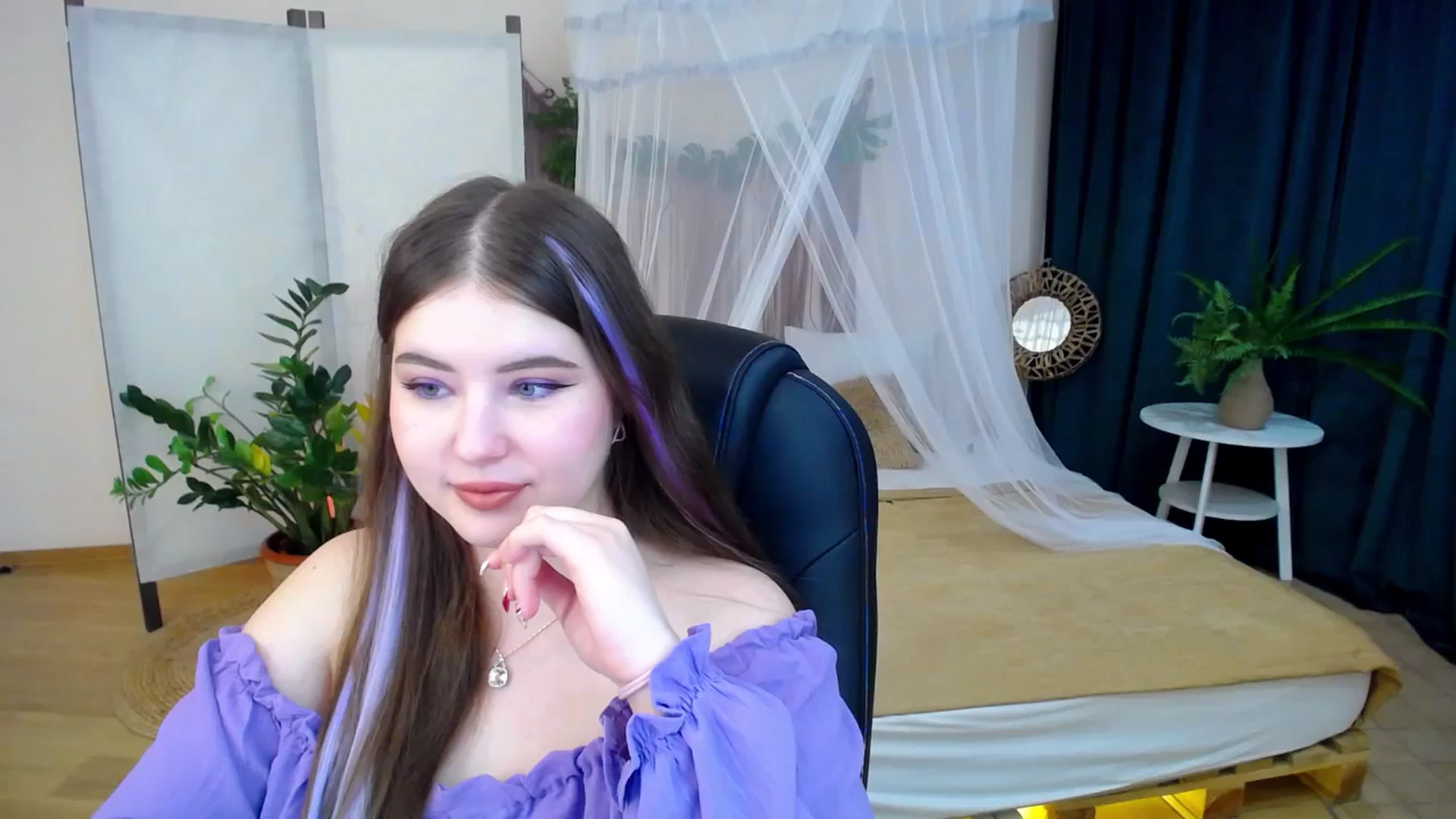 Gallery image thumbnail from AdmireMyEyes's myfreecams stream on, 11/29/2024, 19:17 image 1 of 20