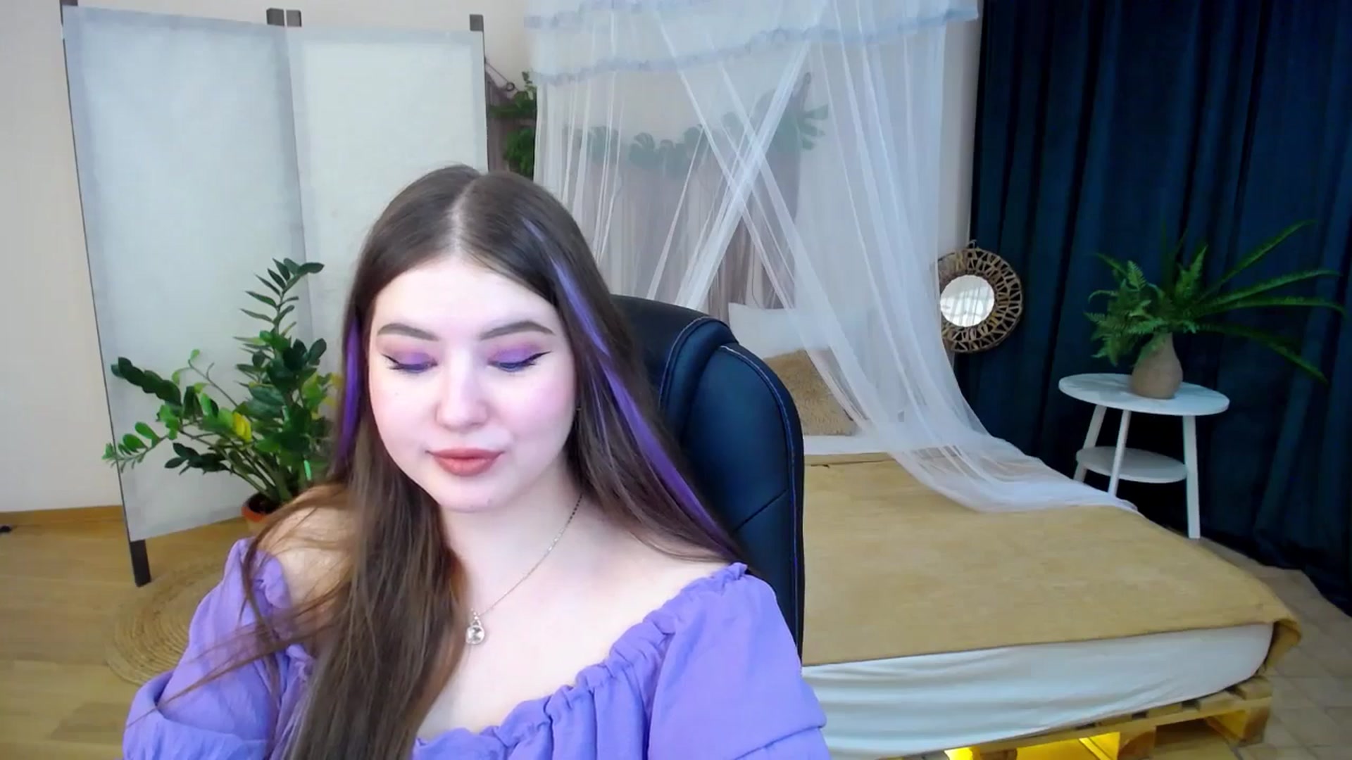 Gallery image thumbnail from AdmireMyEyes's myfreecams stream on, 11/29/2024, 19:17 image 14 of 20