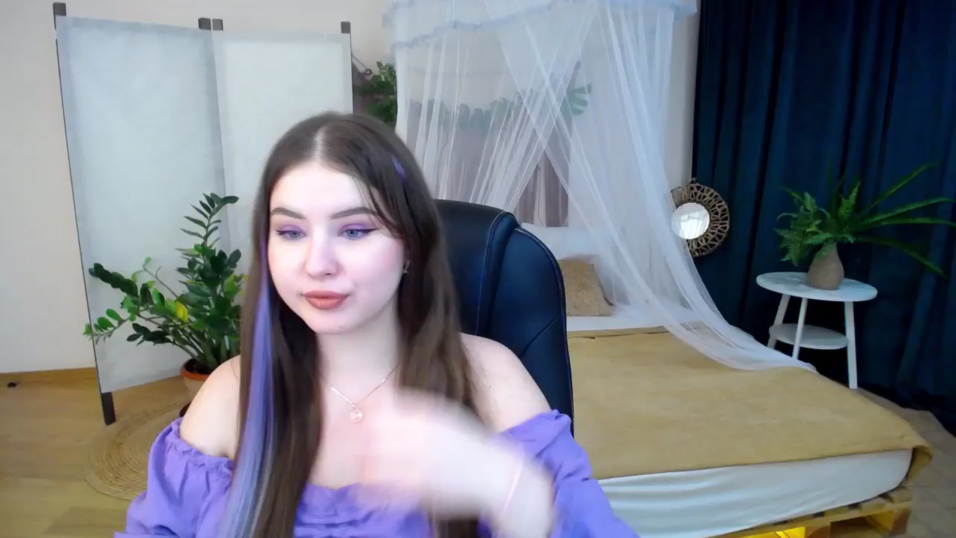 Gallery image thumbnail from AdmireMyEyes's myfreecams stream on, 11/29/2024, 21:13 image 1 of 20