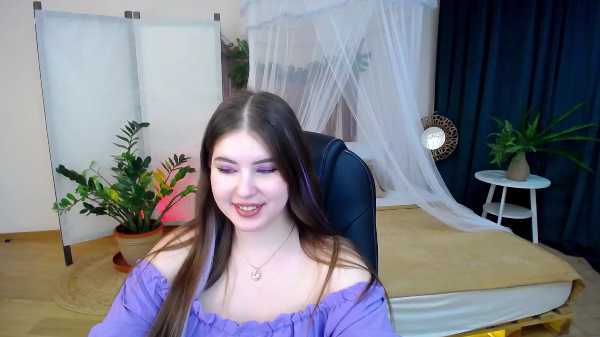 Gallery image thumbnail from AdmireMyEyes's myfreecams stream on, 11/29/2024, 21:13 image 9 of 20