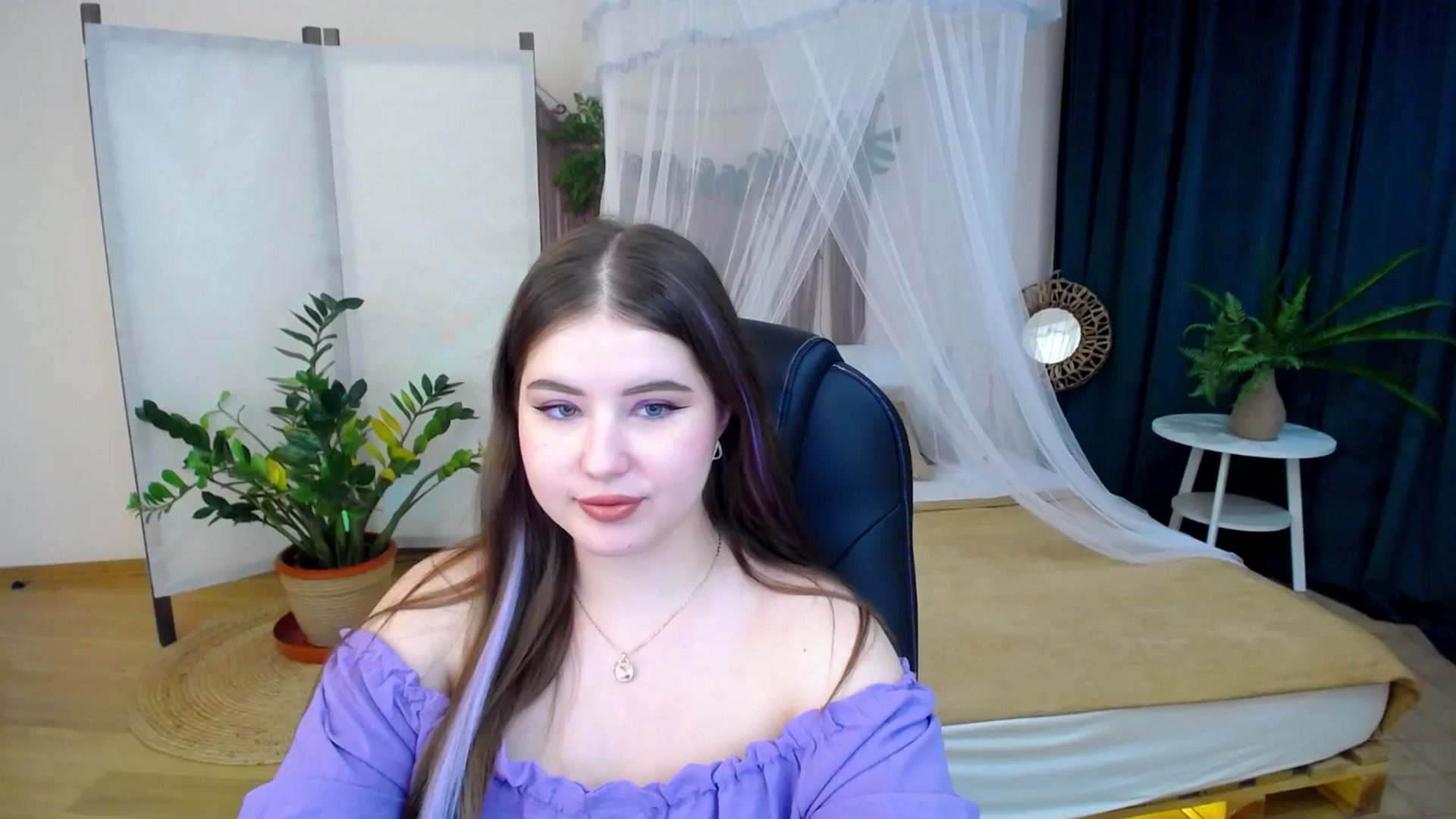 Gallery image thumbnail from AdmireMyEyes's myfreecams stream on, 11/29/2024, 21:13 image 11 of 20