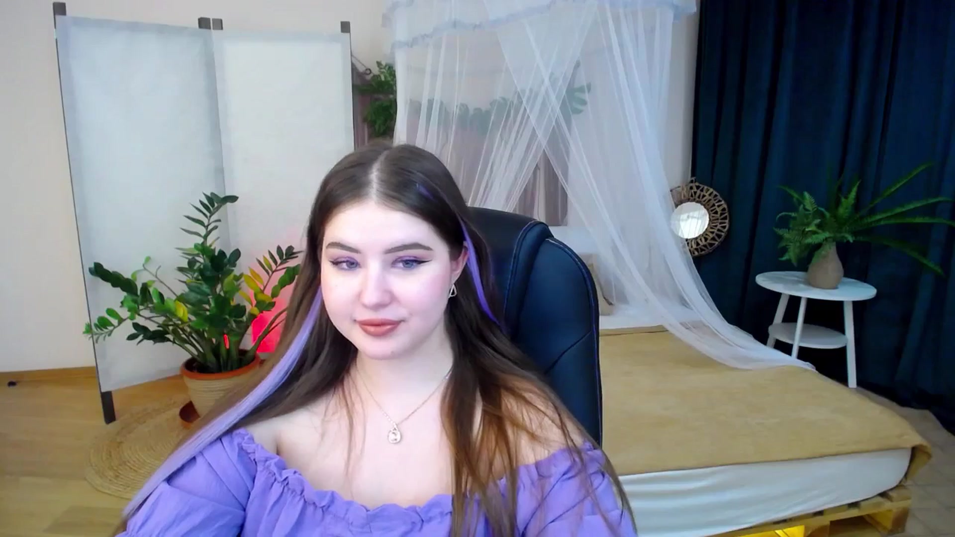 Gallery image thumbnail from AdmireMyEyes's myfreecams stream on, 11/29/2024, 21:13 image 6 of 20