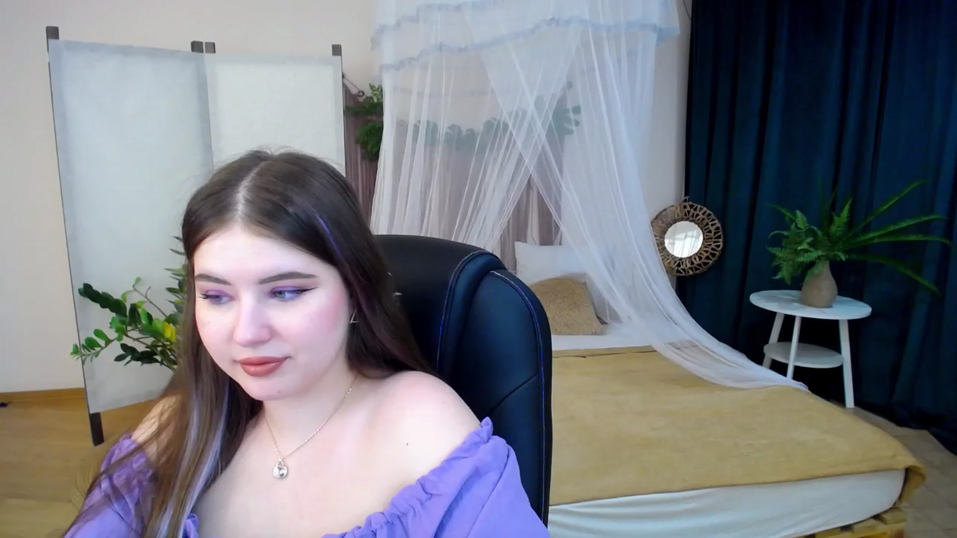 Gallery image thumbnail from AdmireMyEyes's myfreecams stream on, 11/29/2024, 22:35 image 4 of 20