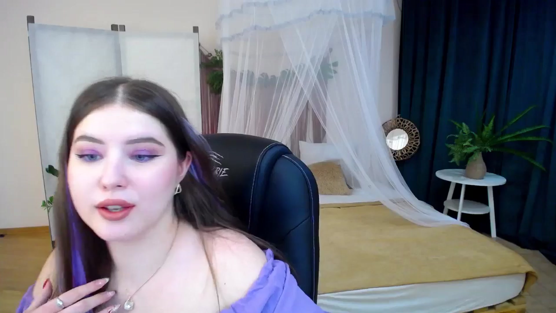 Gallery image thumbnail from AdmireMyEyes's myfreecams stream on, 11/29/2024, 22:35 image 12 of 20