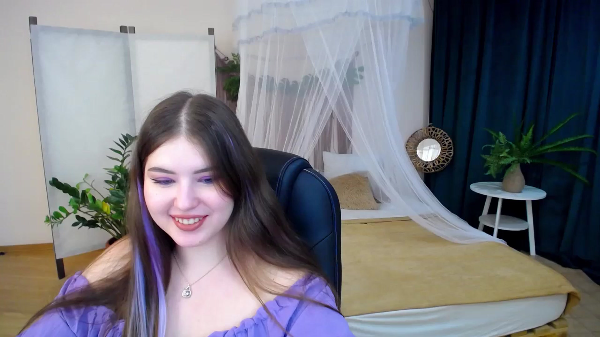 Gallery image thumbnail from AdmireMyEyes's myfreecams stream on, 11/29/2024, 22:35 image 9 of 20