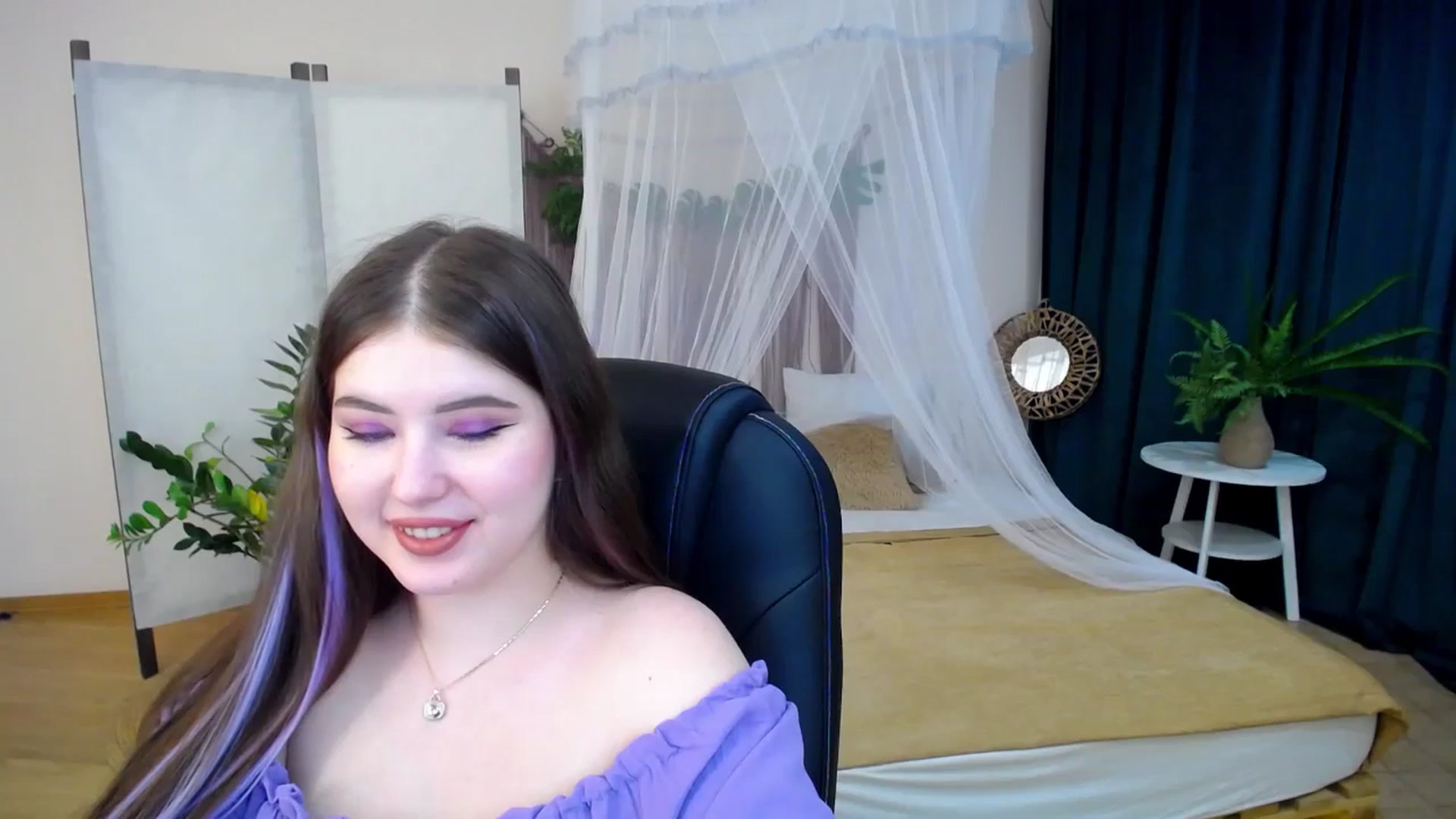 Gallery image thumbnail from AdmireMyEyes's myfreecams stream on, 11/29/2024, 22:35 image 6 of 20