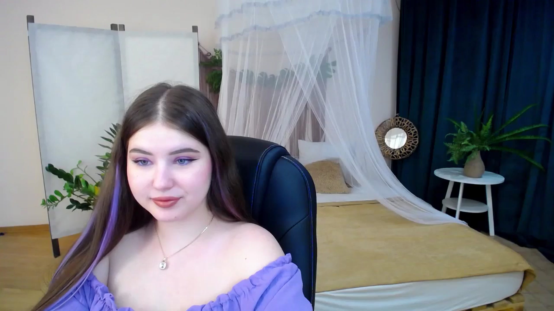 Gallery image thumbnail from AdmireMyEyes's myfreecams stream on, 11/29/2024, 22:35 image 5 of 20