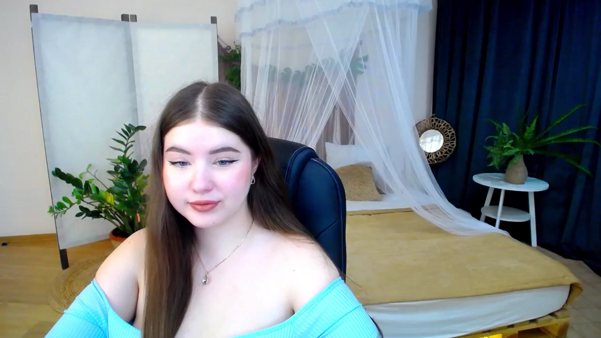 Gallery image thumbnail from AdmireMyEyes's myfreecams stream on, 11/30/2024, 18:51 image 12 of 20