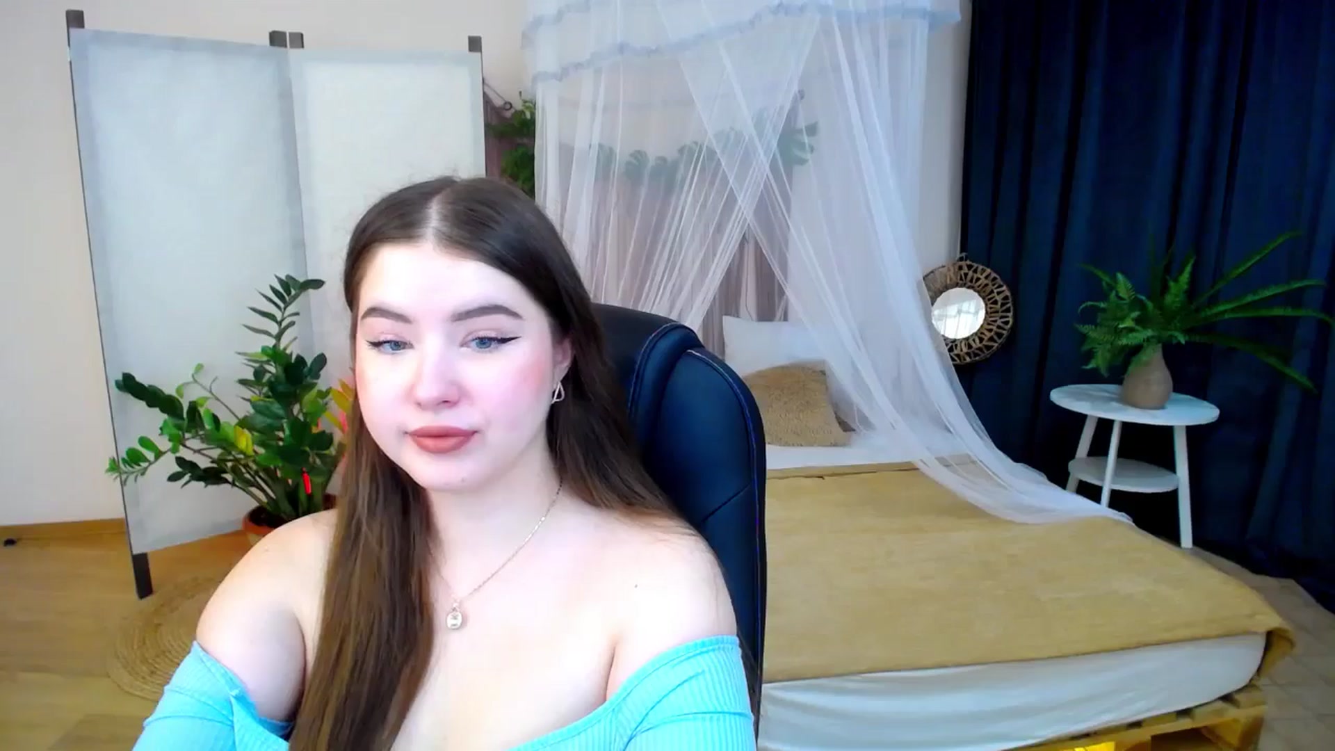 Gallery image thumbnail from AdmireMyEyes's myfreecams stream on, 11/30/2024, 18:51 image 13 of 20