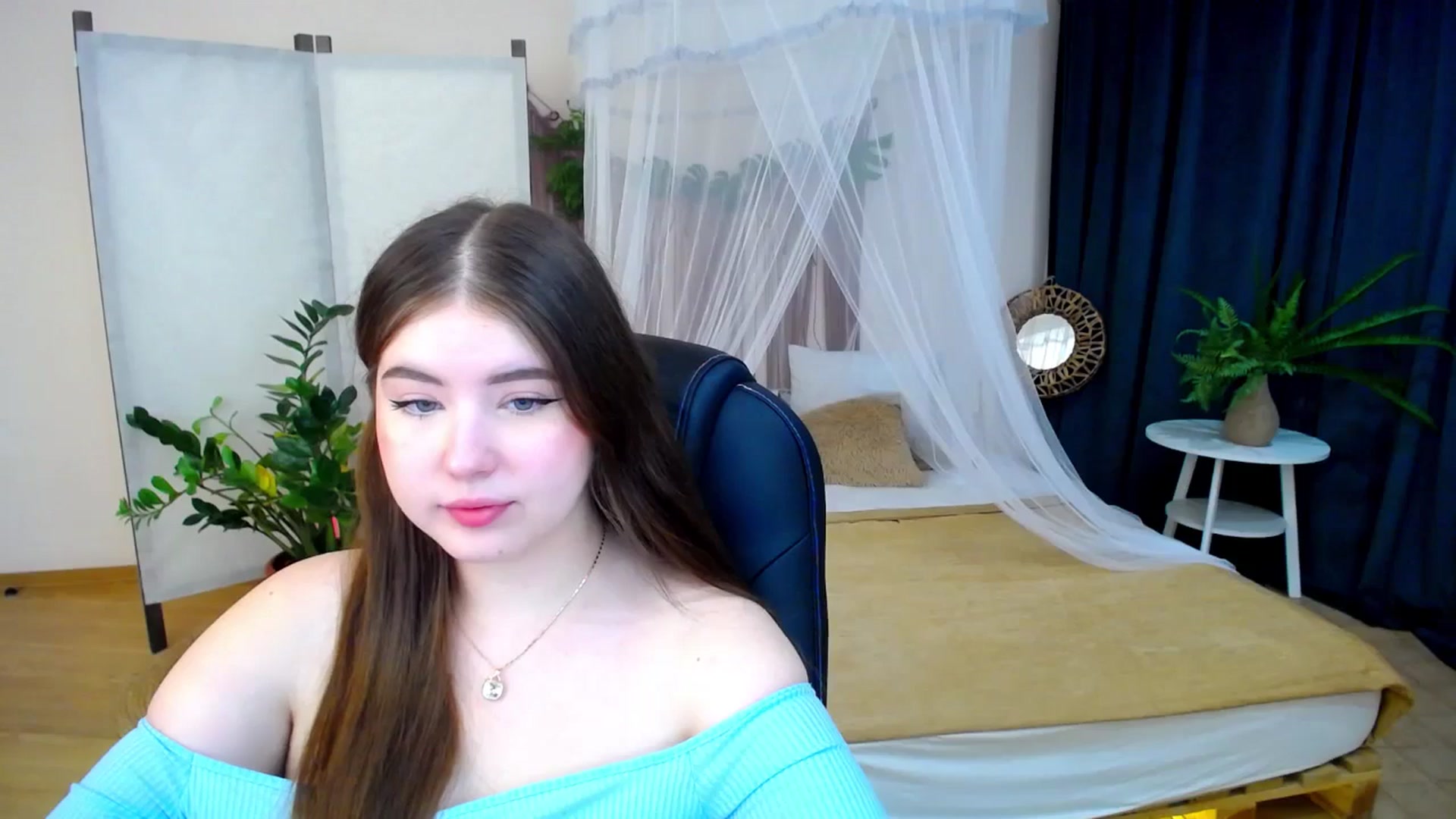 Gallery image thumbnail from AdmireMyEyes's myfreecams stream on, 11/30/2024, 18:51 image 4 of 20