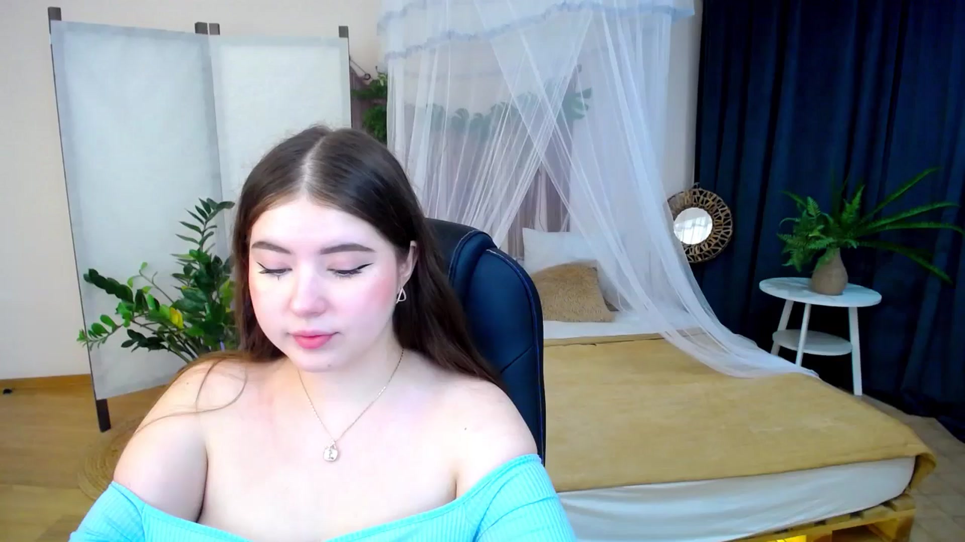Gallery image thumbnail from AdmireMyEyes's myfreecams stream on, 11/30/2024, 18:51 image 1 of 20