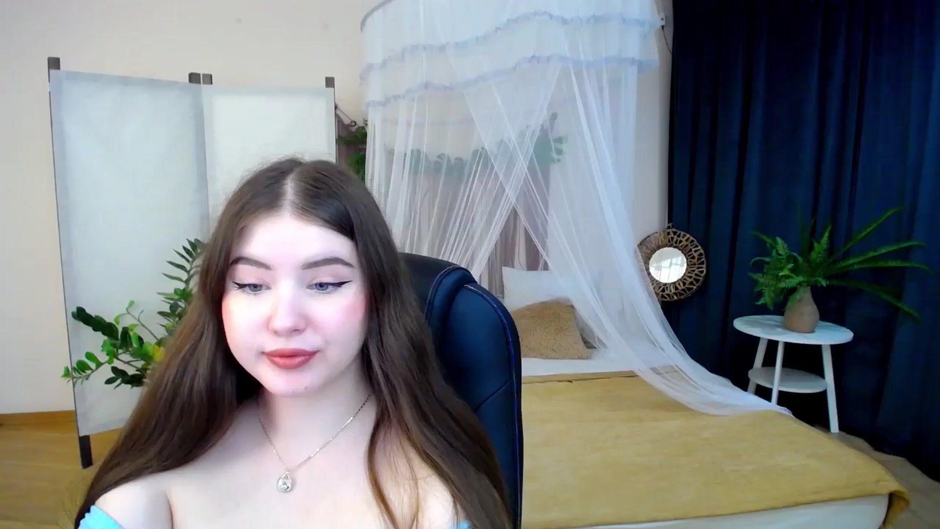Gallery image thumbnail from AdmireMyEyes's myfreecams stream on, 11/30/2024, 20:50 image 15 of 20