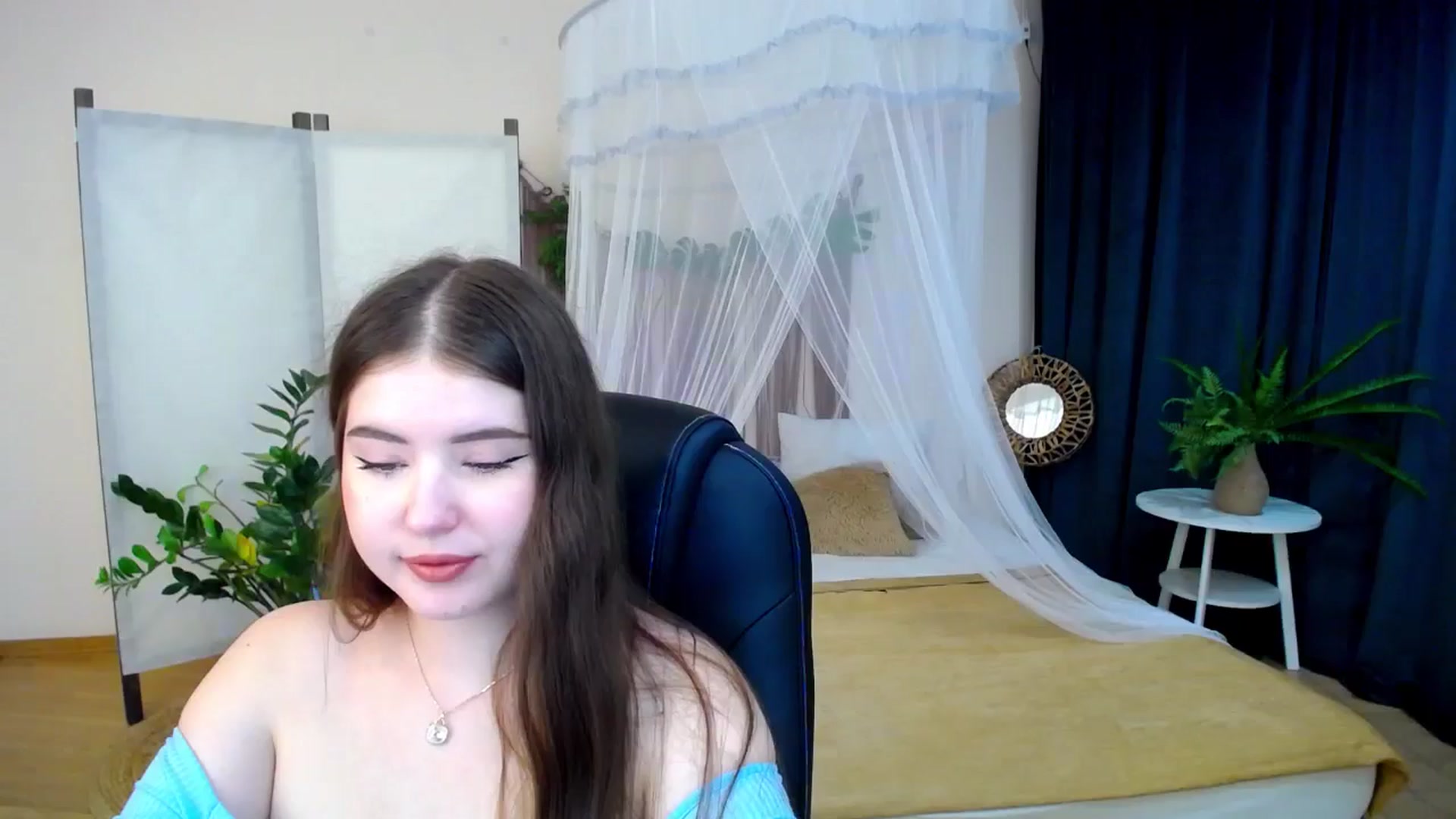 Gallery image thumbnail from AdmireMyEyes's myfreecams stream on, 11/30/2024, 20:50 image 13 of 20