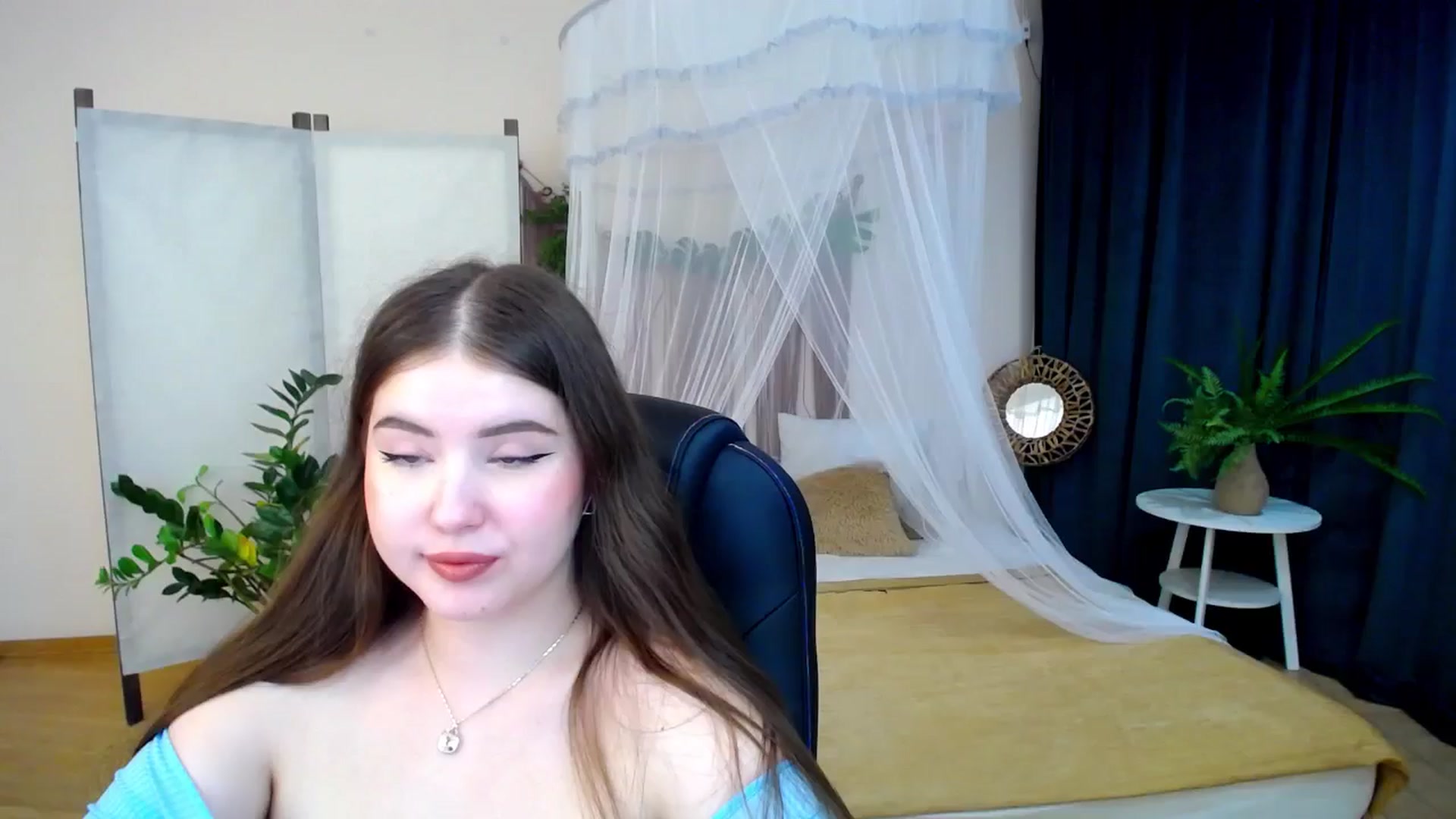 Gallery image thumbnail from AdmireMyEyes's myfreecams stream on, 11/30/2024, 20:50 image 16 of 20