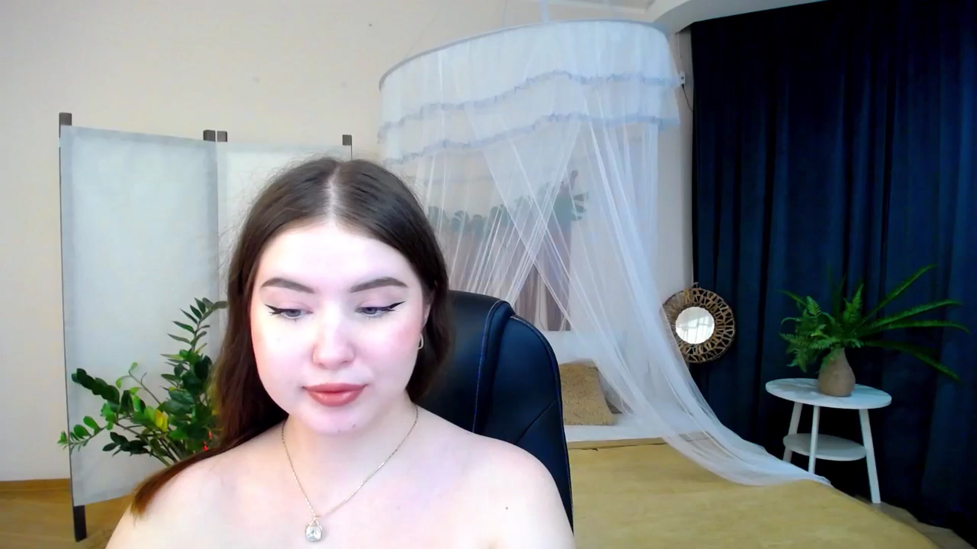 Gallery image thumbnail from AdmireMyEyes's myfreecams stream on, 11/30/2024, 20:50 image 11 of 20