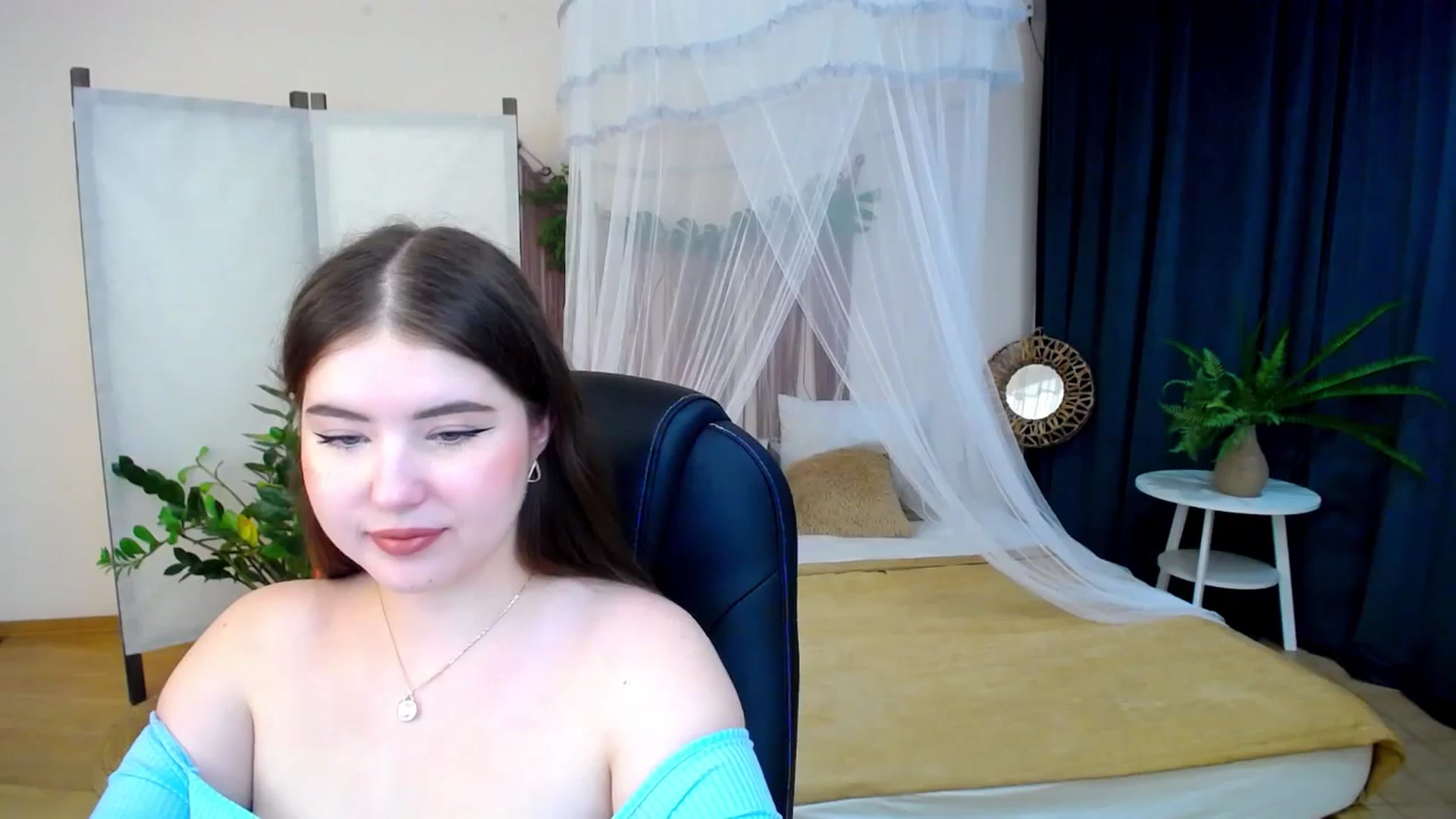 Gallery image thumbnail from AdmireMyEyes's myfreecams stream on, 11/30/2024, 20:50 image 2 of 20