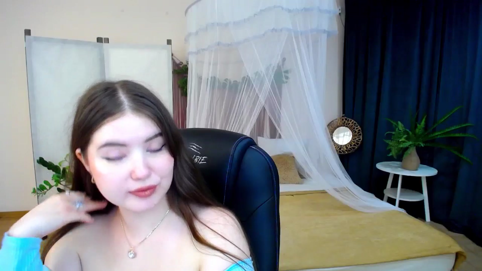 Gallery image thumbnail from AdmireMyEyes's myfreecams stream on, 11/30/2024, 20:50 image 20 of 20