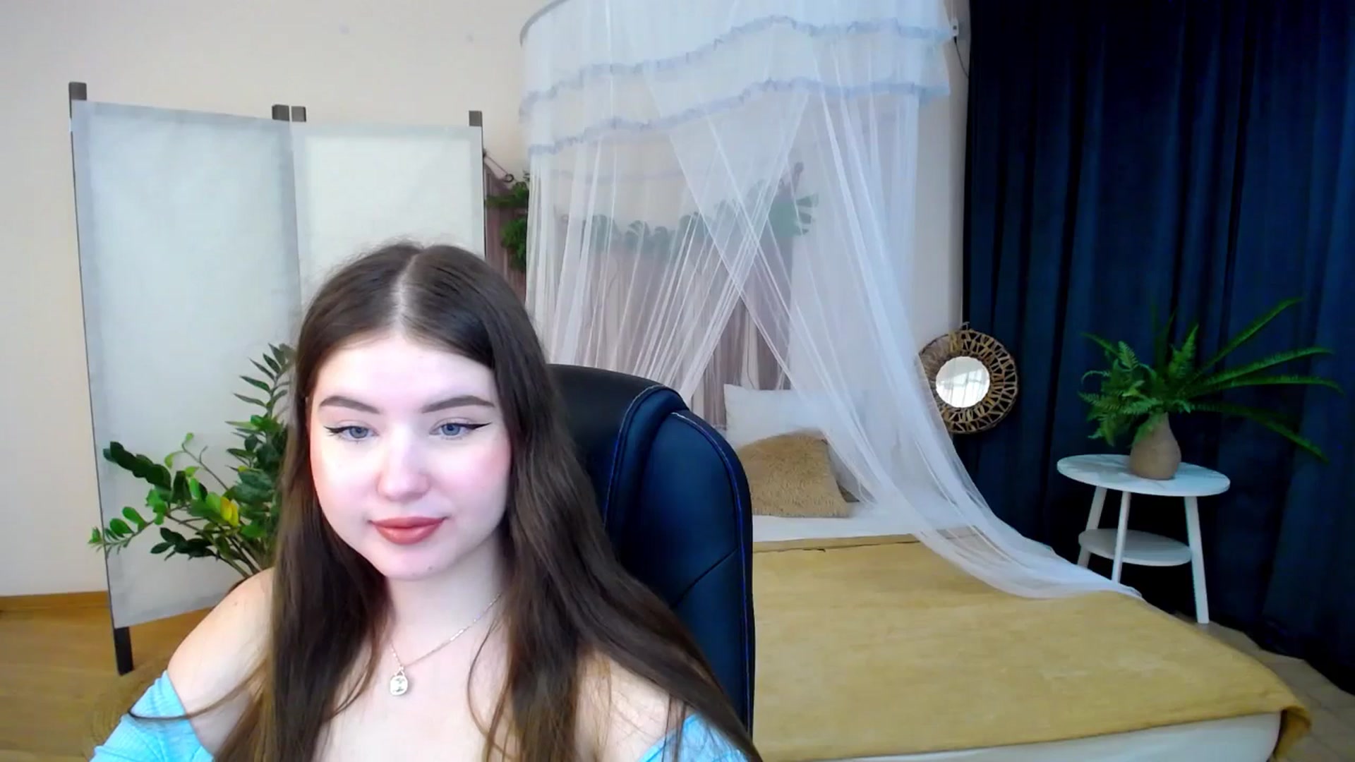 Gallery image thumbnail from AdmireMyEyes's myfreecams stream on, 11/30/2024, 20:50 image 14 of 20