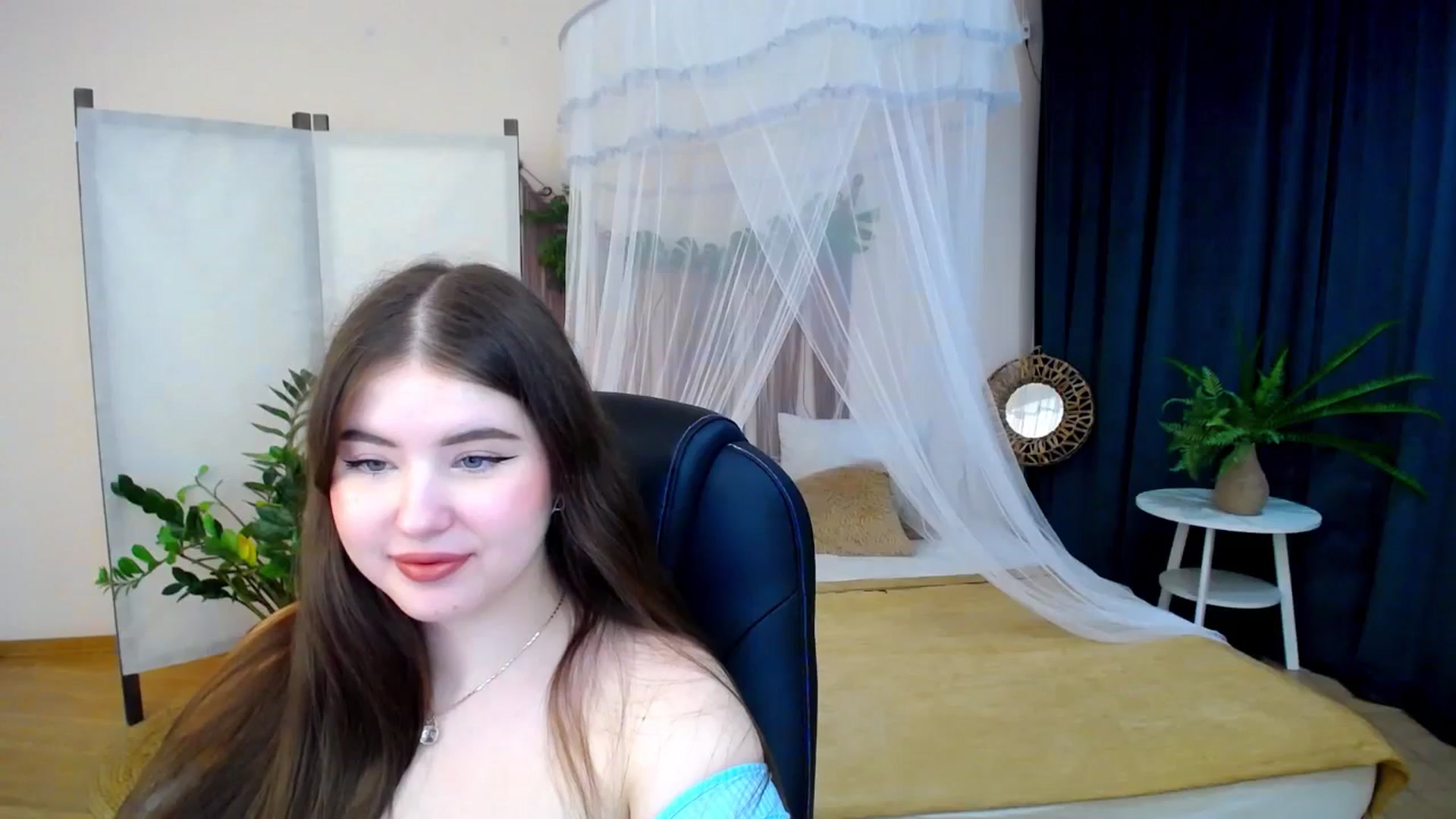 Gallery image thumbnail from AdmireMyEyes's myfreecams stream on, 11/30/2024, 20:50 image 17 of 20