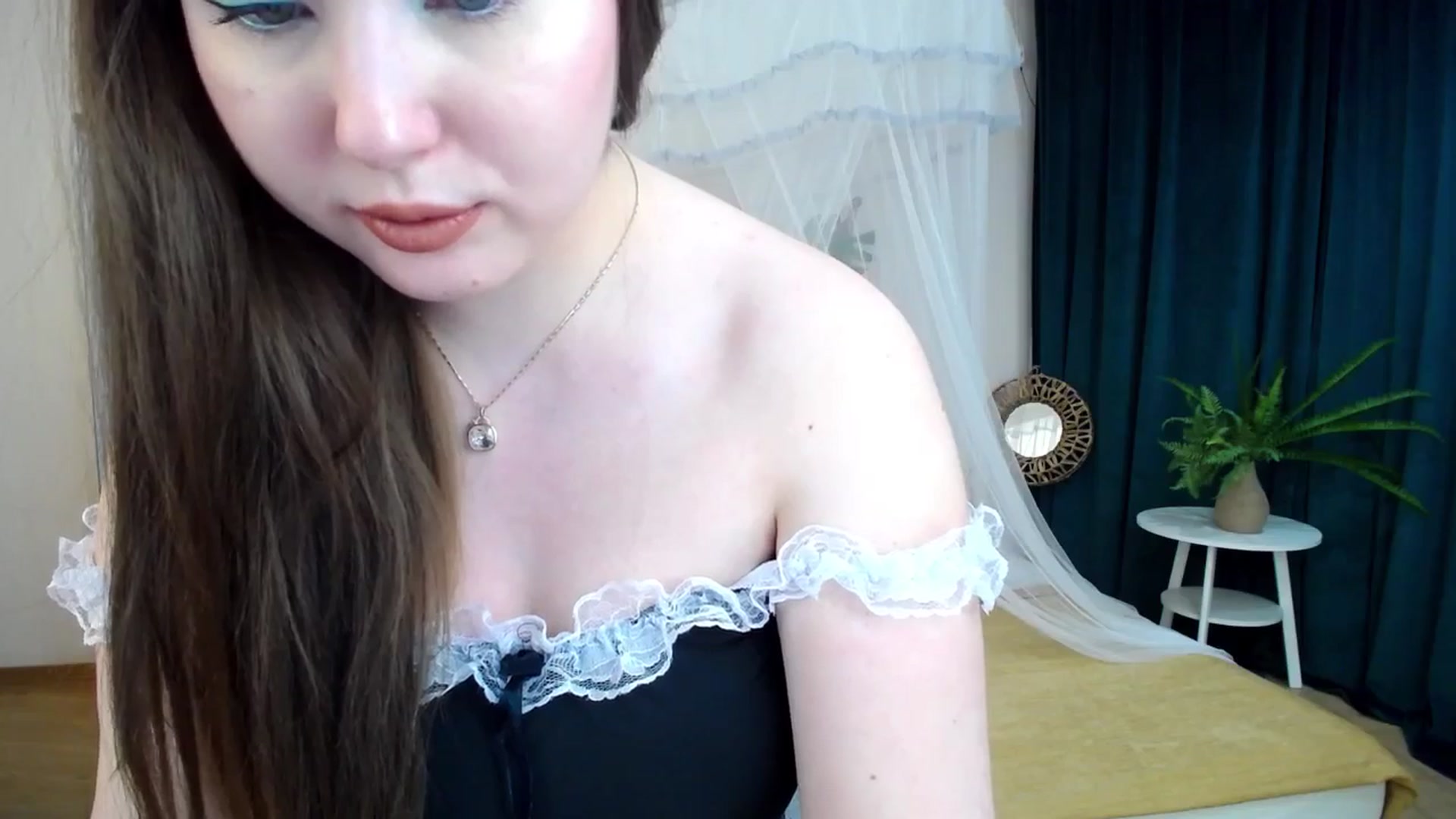 Gallery image thumbnail from AdmireMyEyes's myfreecams stream on, 12/04/2024, 08:45 image 18 of 20