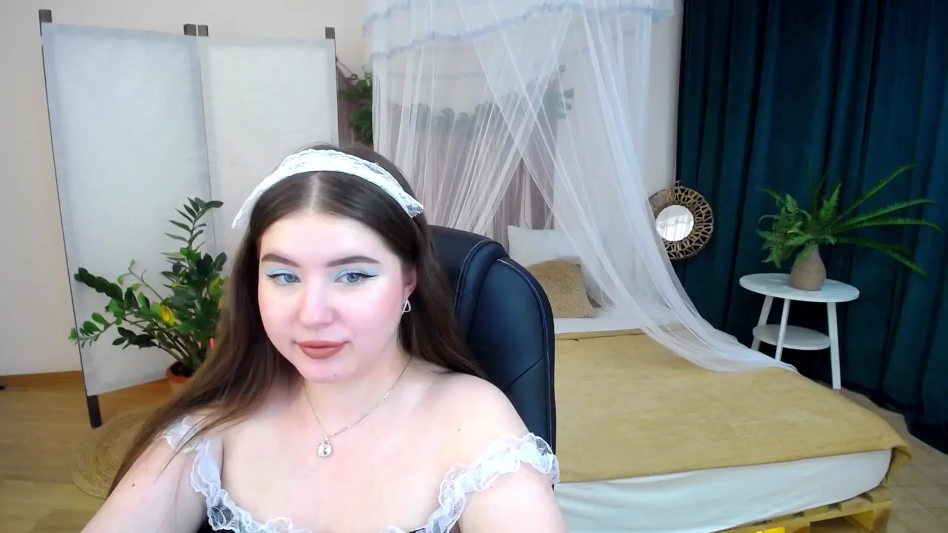 Gallery image thumbnail from AdmireMyEyes's myfreecams stream on, 12/04/2024, 09:41 image 1 of 20