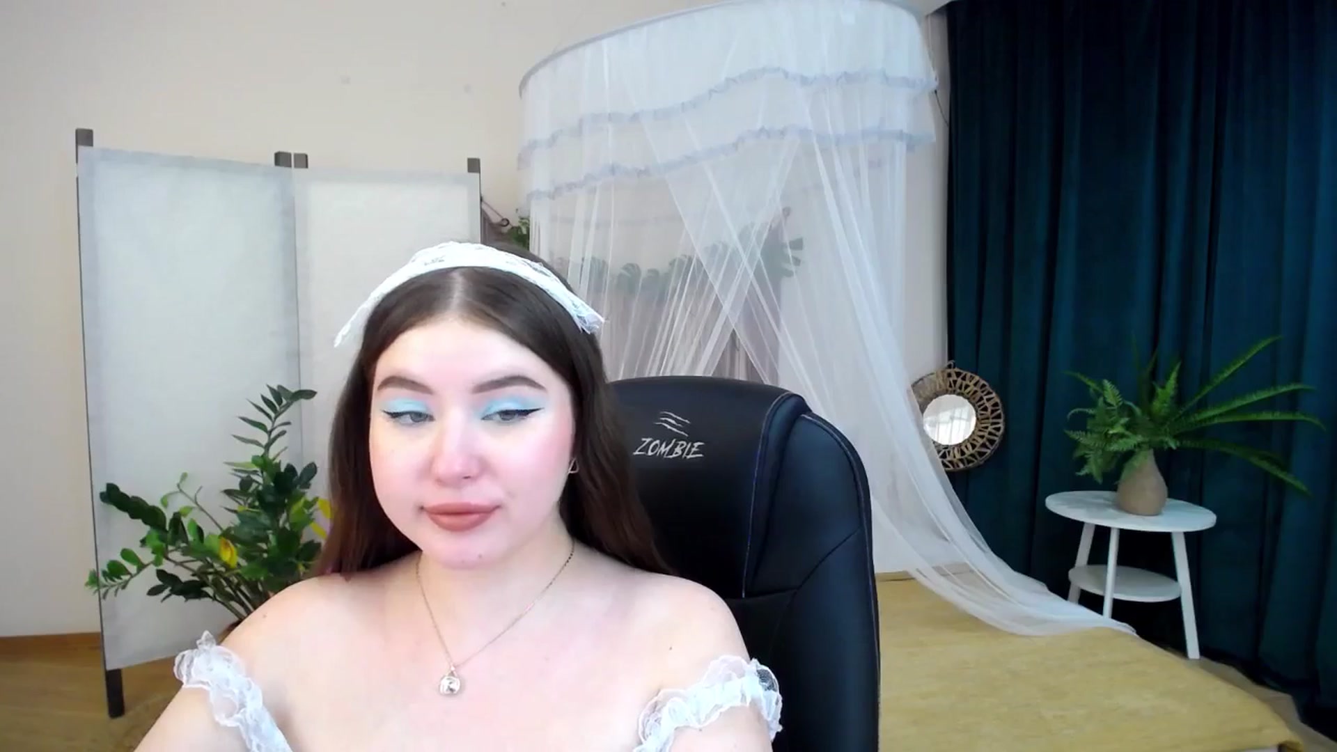 Gallery image thumbnail from AdmireMyEyes's myfreecams stream on, 12/04/2024, 09:41 image 8 of 20