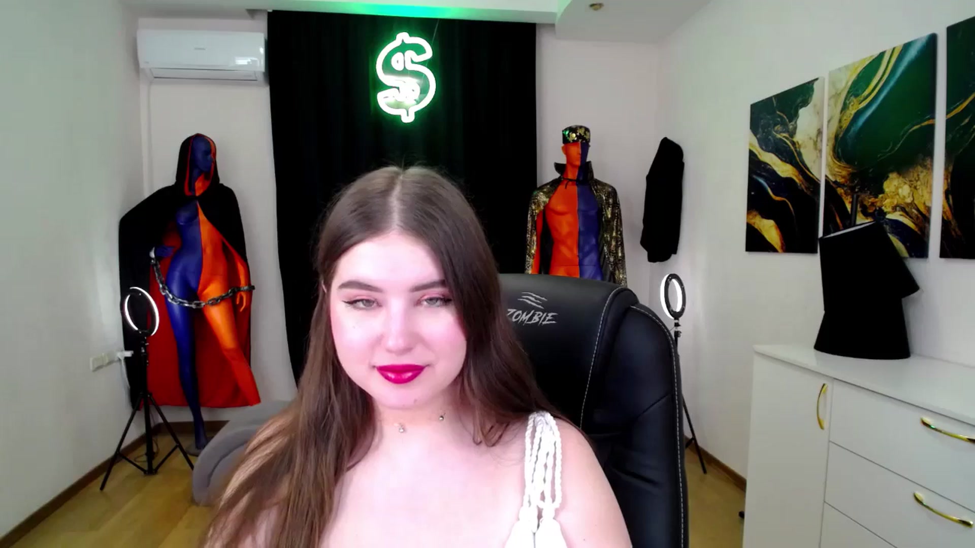 Gallery image thumbnail from AdmireMyEyes's myfreecams stream on, 12/05/2024, 08:53 image 19 of 20