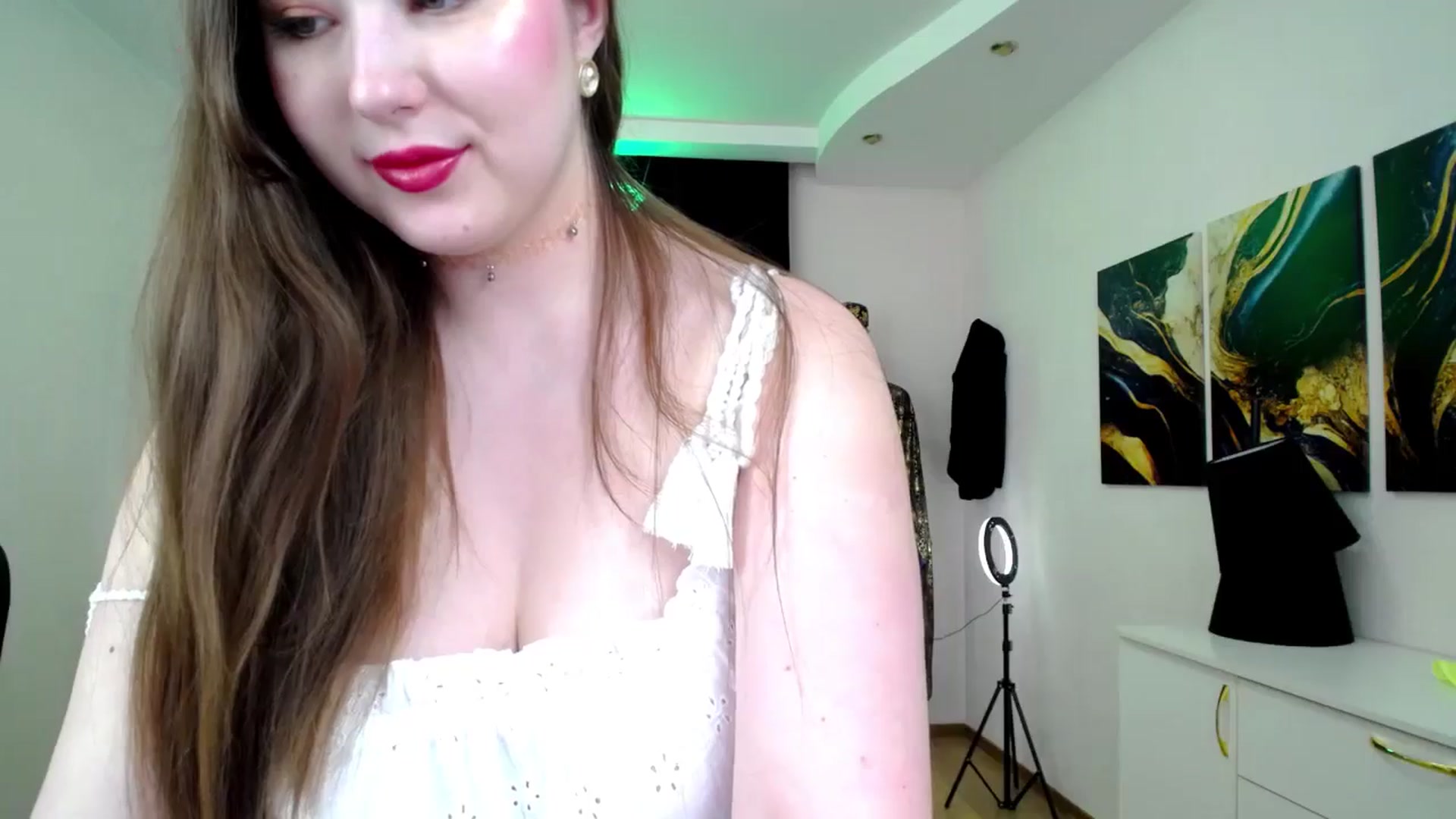 Gallery image thumbnail from AdmireMyEyes's myfreecams stream on, 12/05/2024, 09:25 image 20 of 20