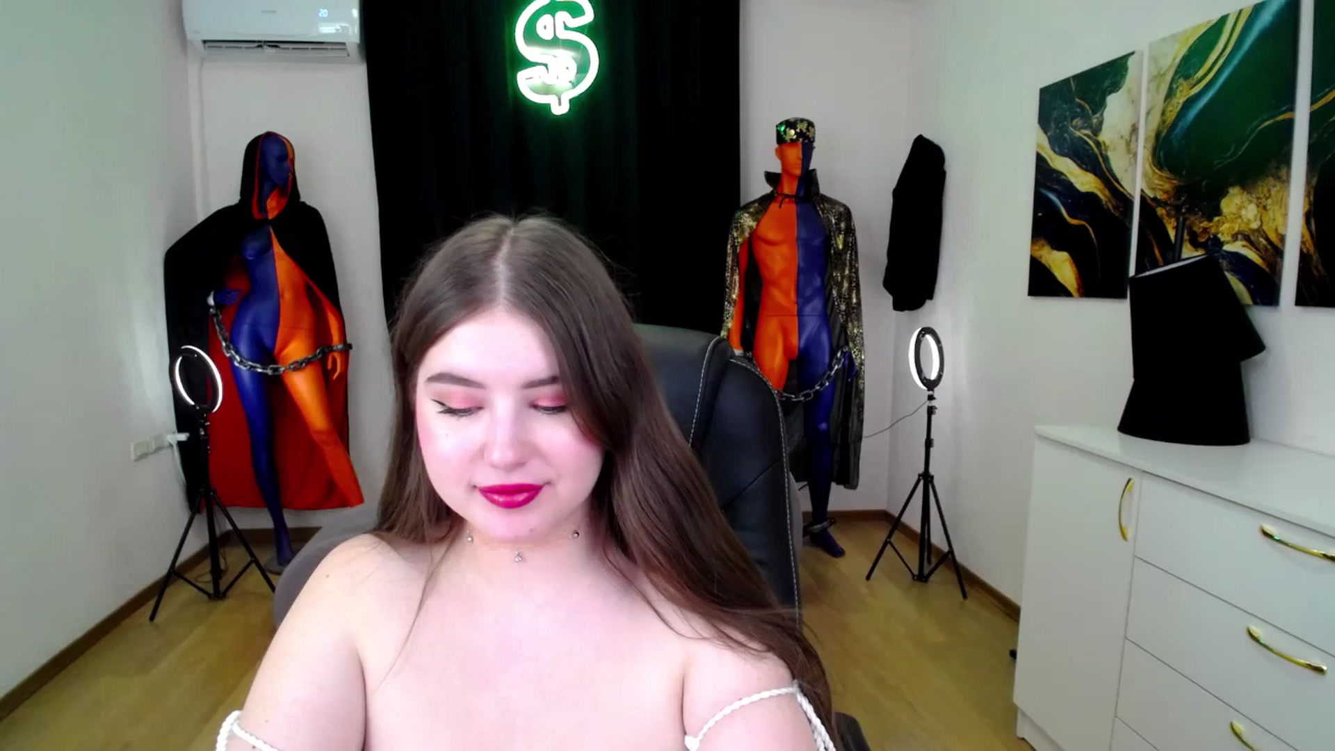 Gallery image thumbnail from AdmireMyEyes's myfreecams stream on, 12/05/2024, 09:58 image 5 of 20