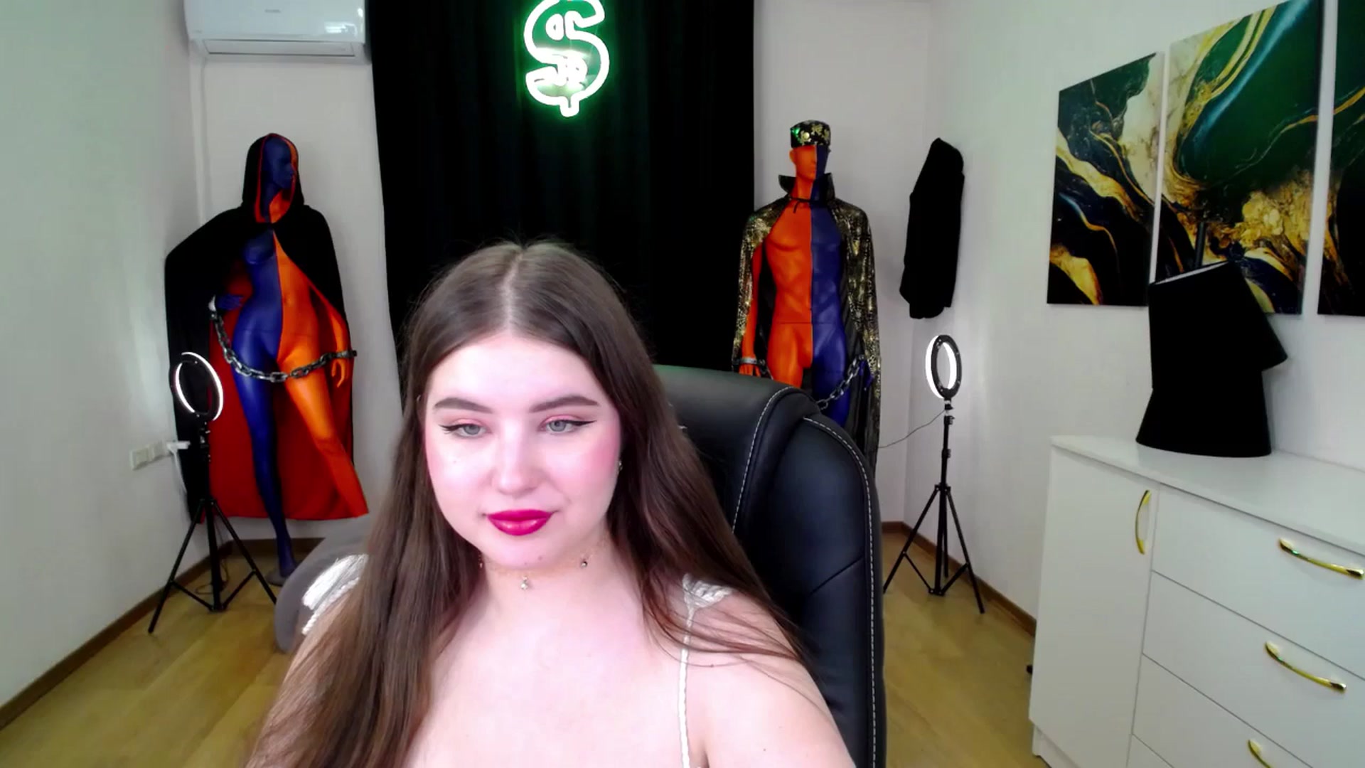 Gallery image thumbnail from AdmireMyEyes's myfreecams stream on, 12/05/2024, 09:58 image 18 of 20