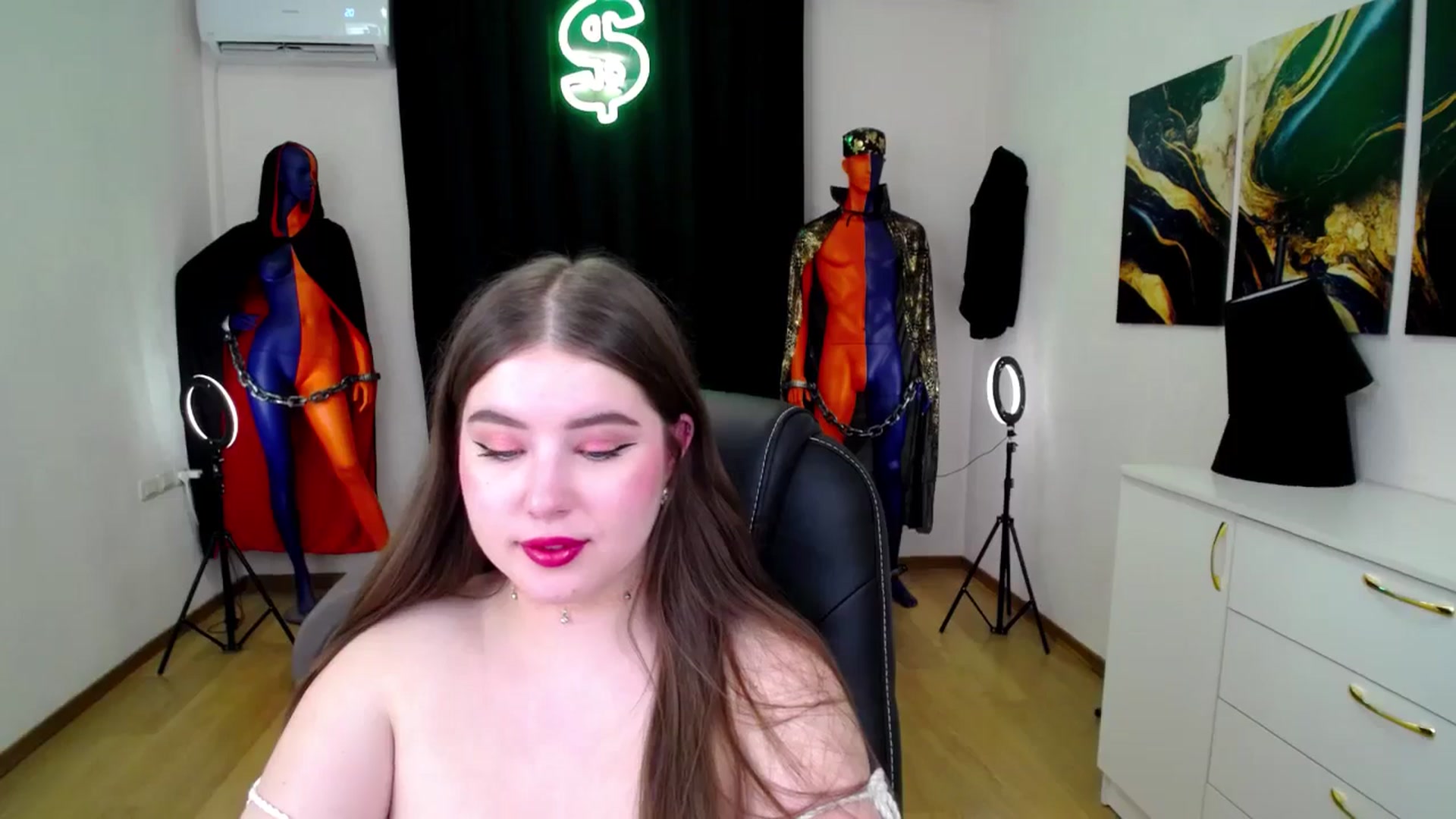 Gallery image thumbnail from AdmireMyEyes's myfreecams stream on, 12/05/2024, 09:58 image 10 of 20
