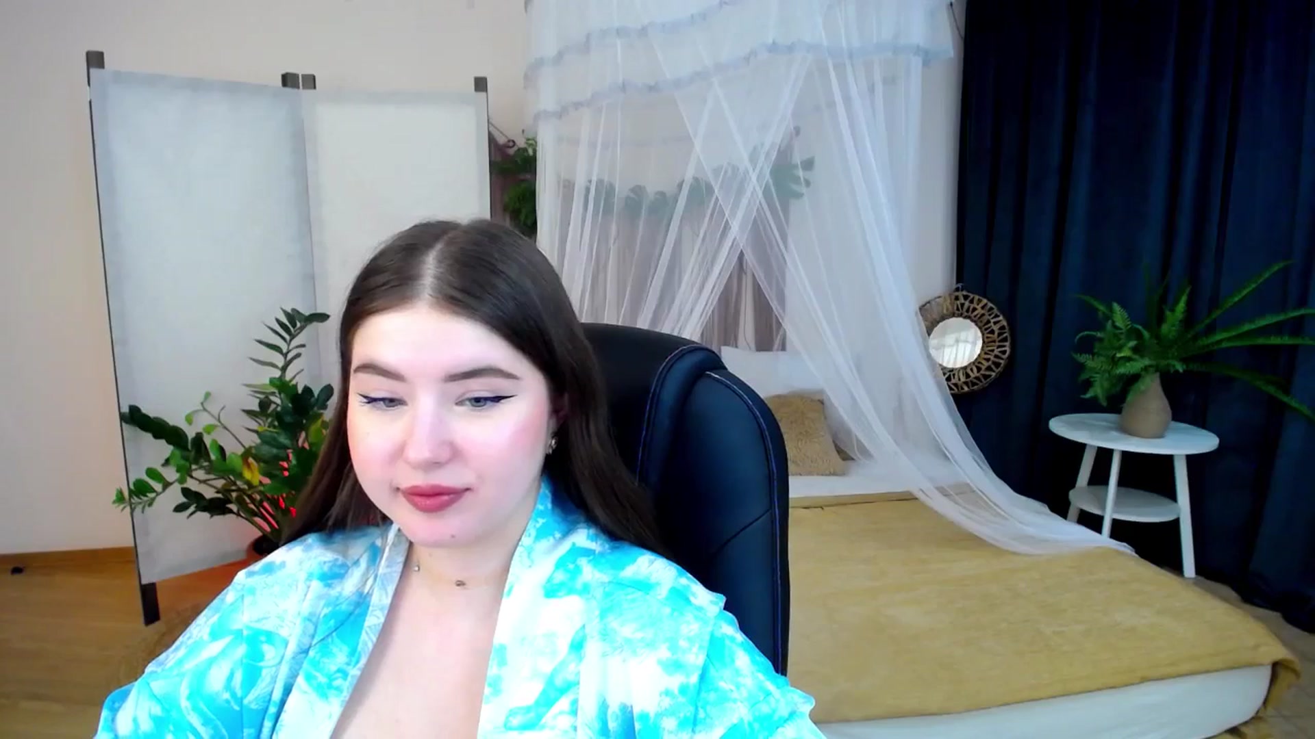 Gallery image thumbnail from AdmireMyEyes's myfreecams stream on, 12/06/2024, 08:18 image 7 of 20