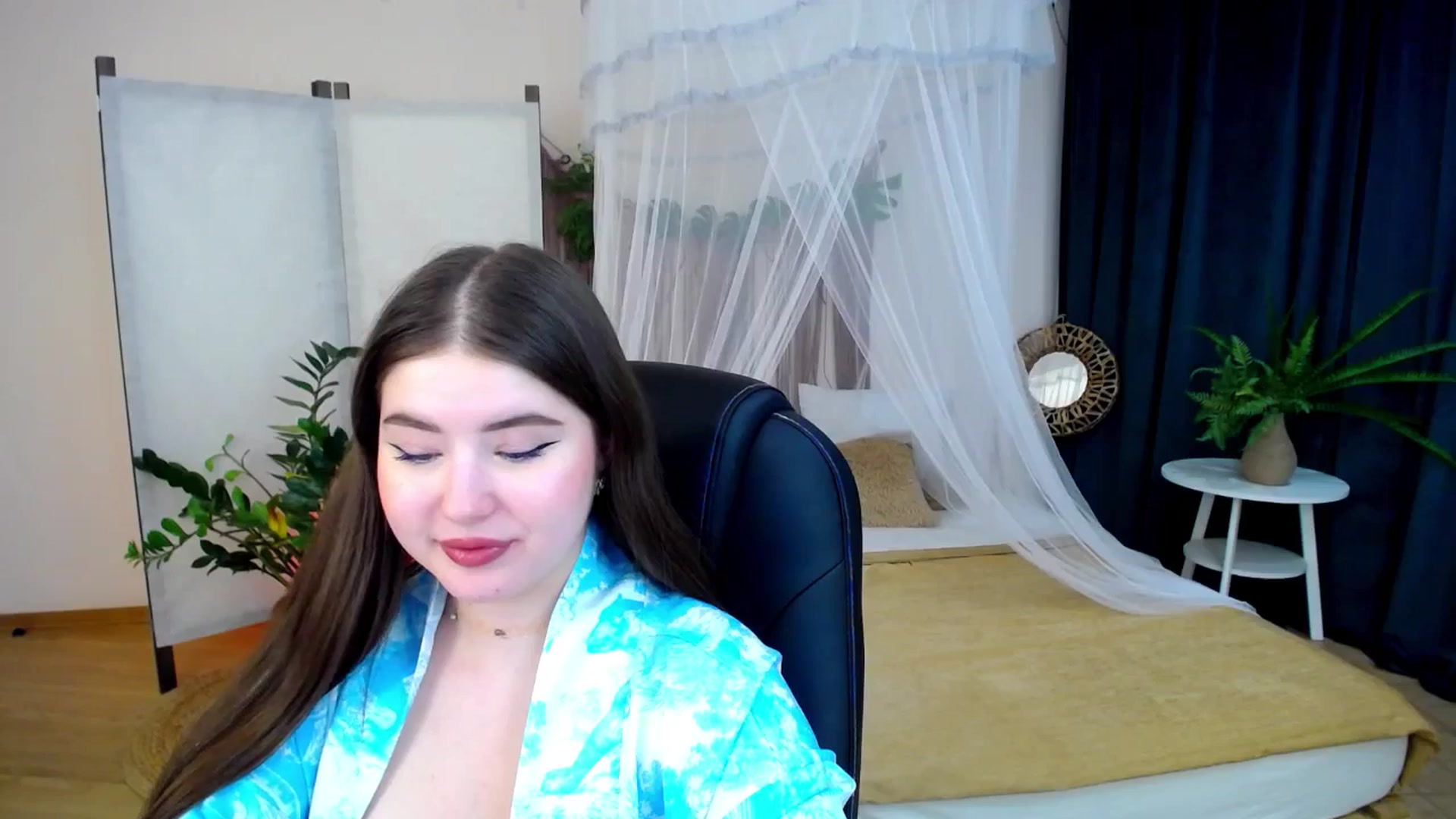Gallery image thumbnail from AdmireMyEyes's myfreecams stream on, 12/06/2024, 08:18 image 11 of 20