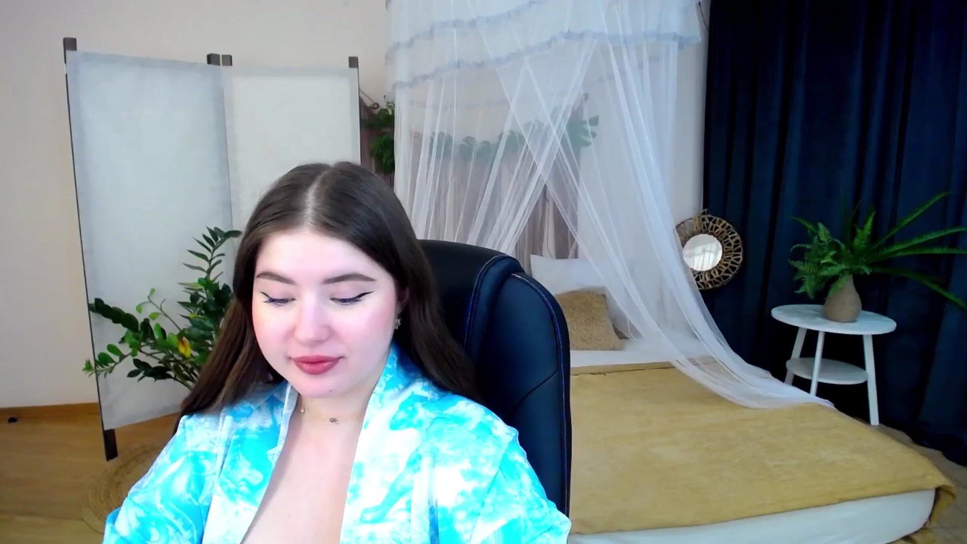 Gallery image thumbnail from AdmireMyEyes's myfreecams stream on, 12/06/2024, 08:18 image 4 of 20