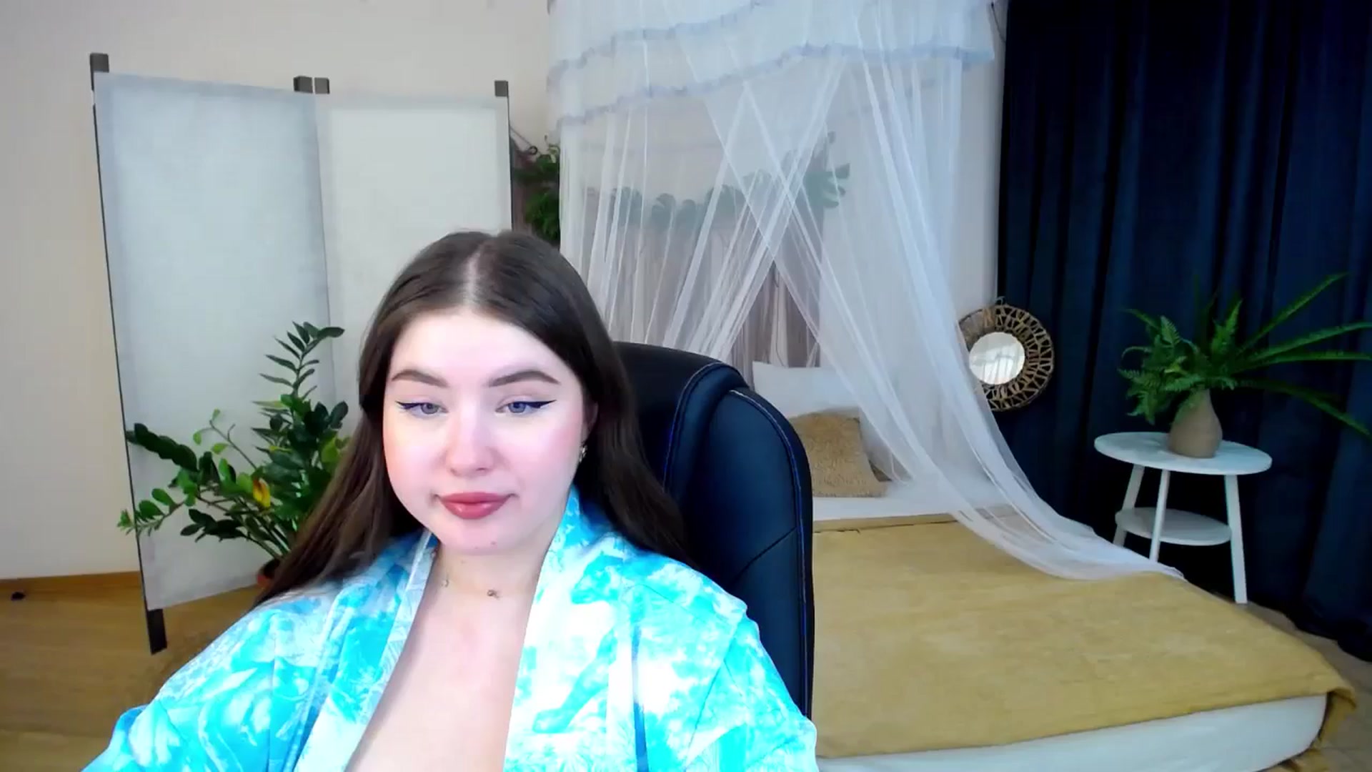 Gallery image thumbnail from AdmireMyEyes's myfreecams stream on, 12/06/2024, 08:18 image 1 of 20