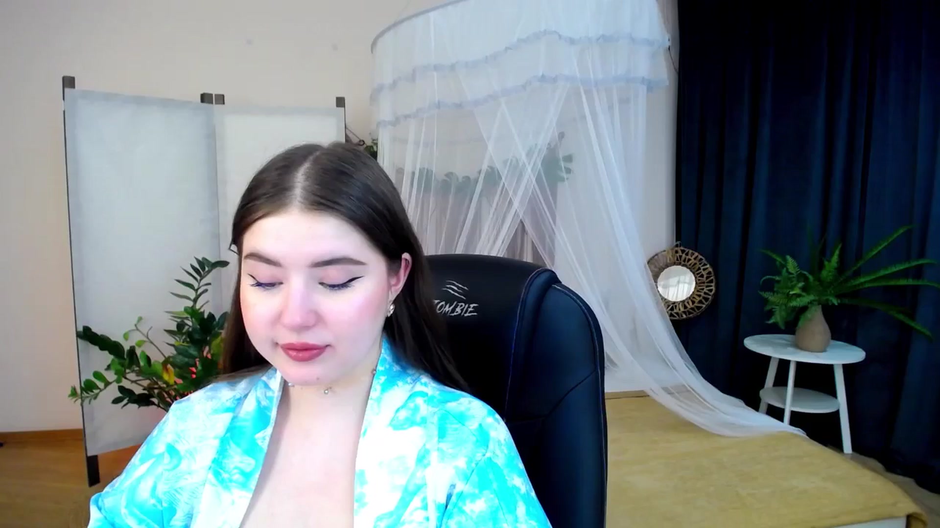 Gallery image thumbnail from AdmireMyEyes's myfreecams stream on, 12/06/2024, 09:04 image 18 of 20
