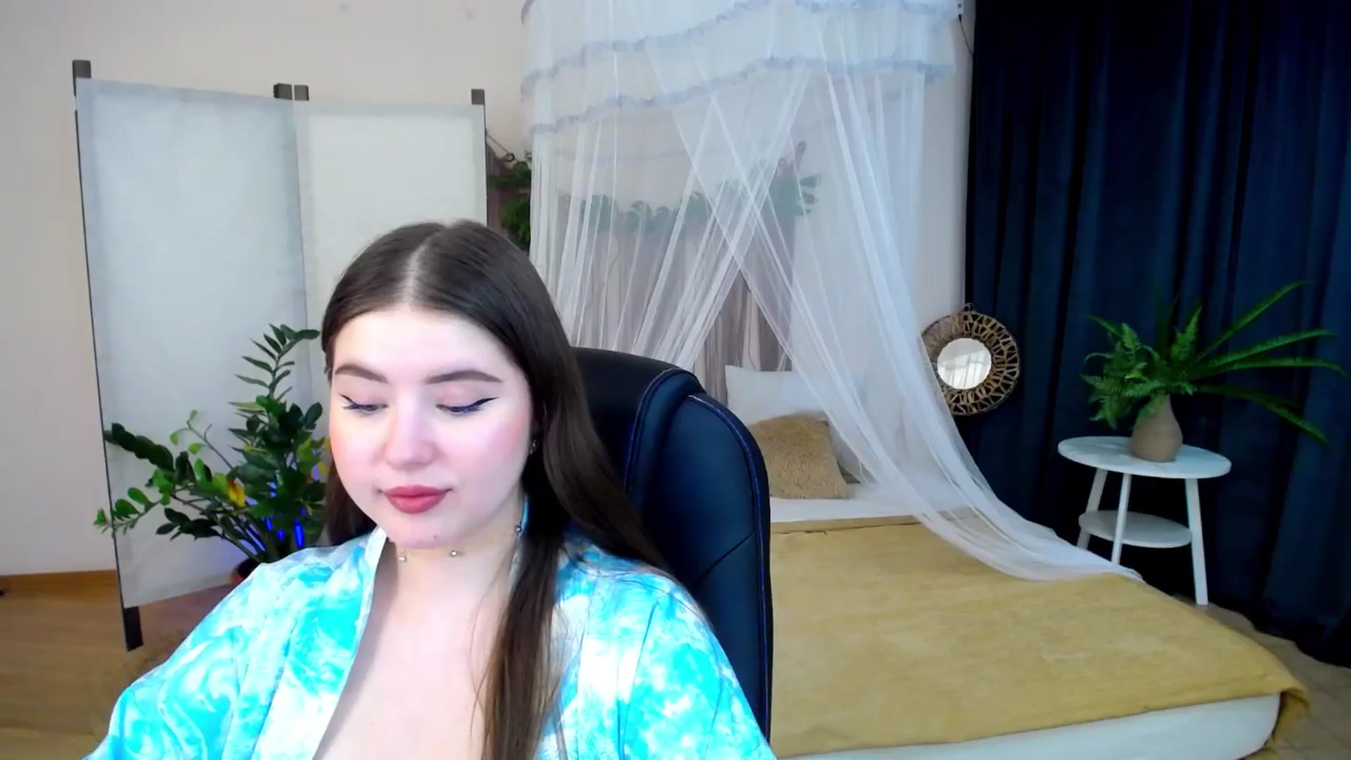 Gallery image thumbnail from AdmireMyEyes's myfreecams stream on, 12/06/2024, 09:46 image 14 of 20