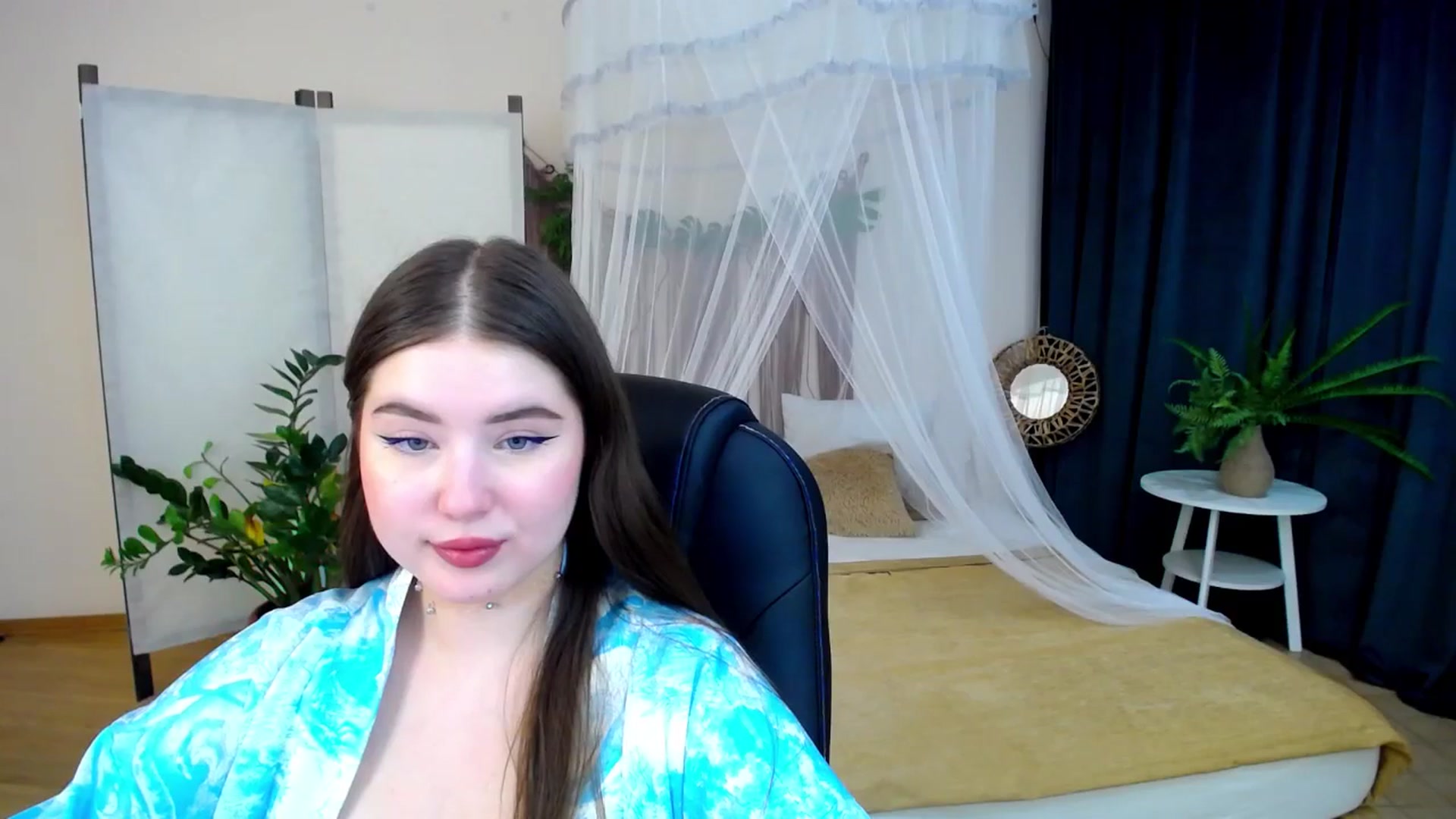 Gallery image thumbnail from AdmireMyEyes's myfreecams stream on, 12/06/2024, 09:46 image 13 of 20