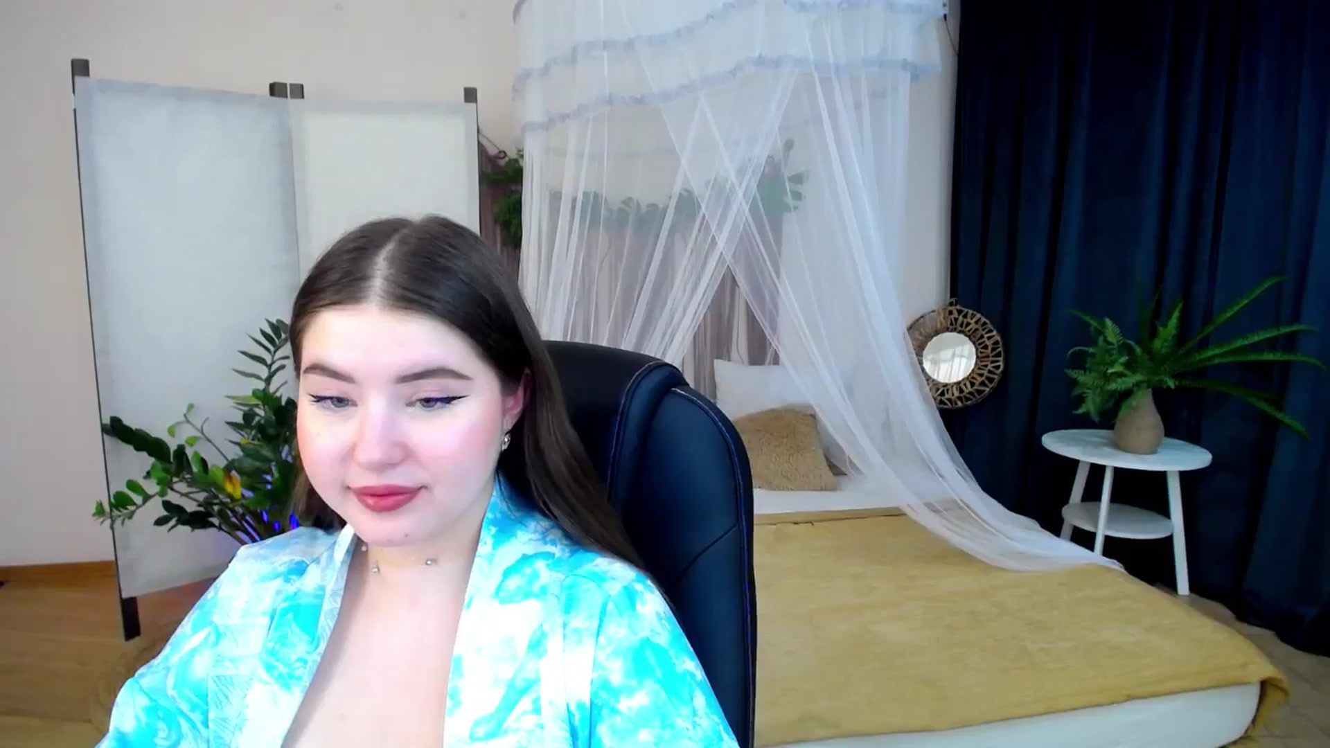 Gallery image thumbnail from AdmireMyEyes's myfreecams stream on, 12/06/2024, 09:46 image 18 of 20