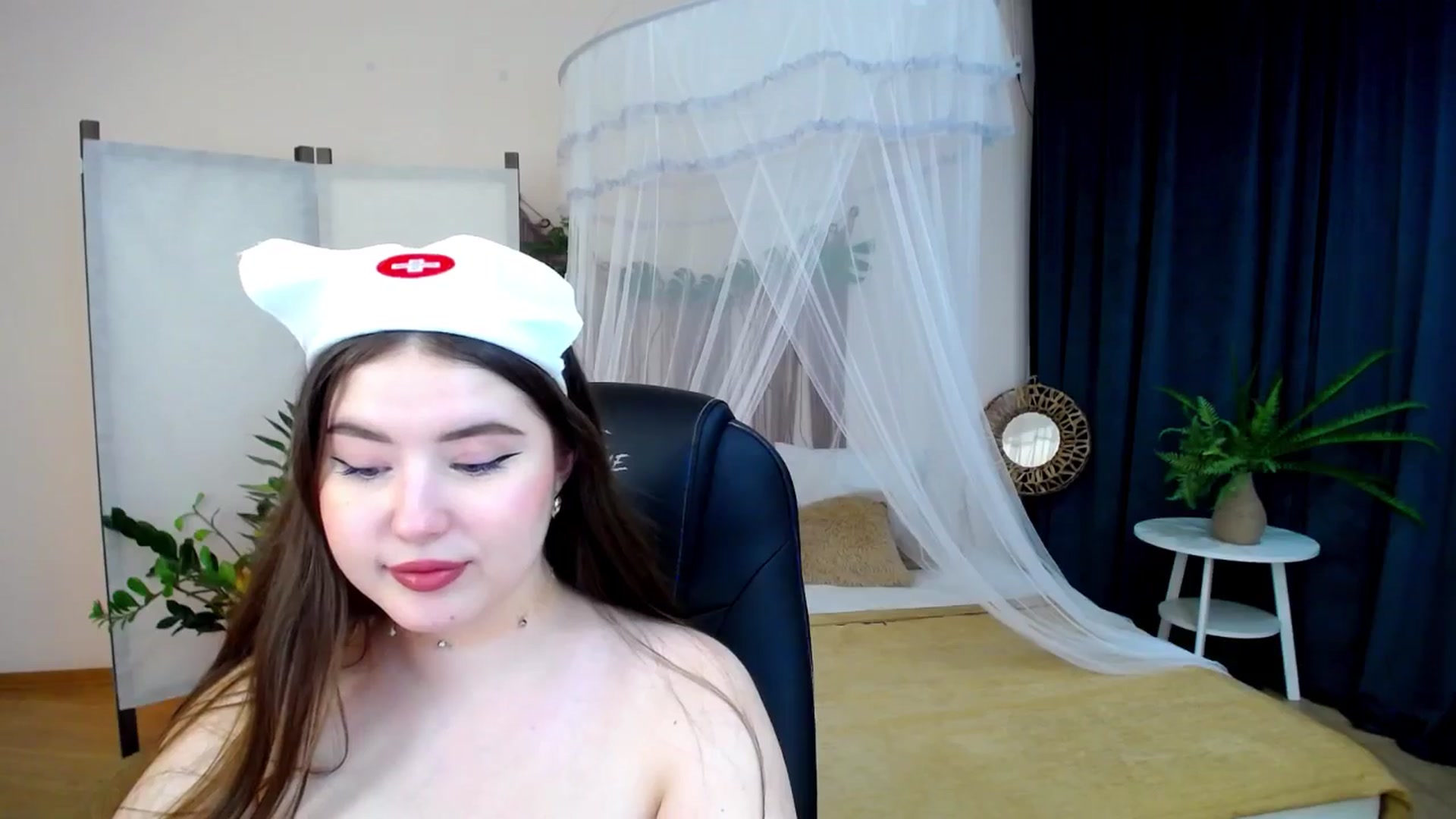 Gallery image thumbnail from AdmireMyEyes's myfreecams stream on, 12/06/2024, 11:40 image 20 of 20