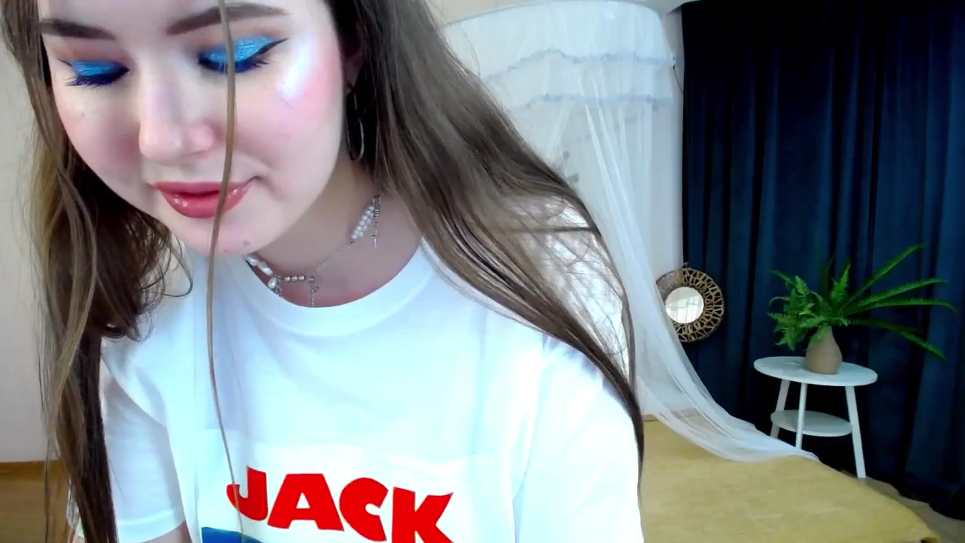 Gallery image thumbnail from AdmireMyEyes's myfreecams stream on, 12/07/2024, 08:25 image 17 of 20