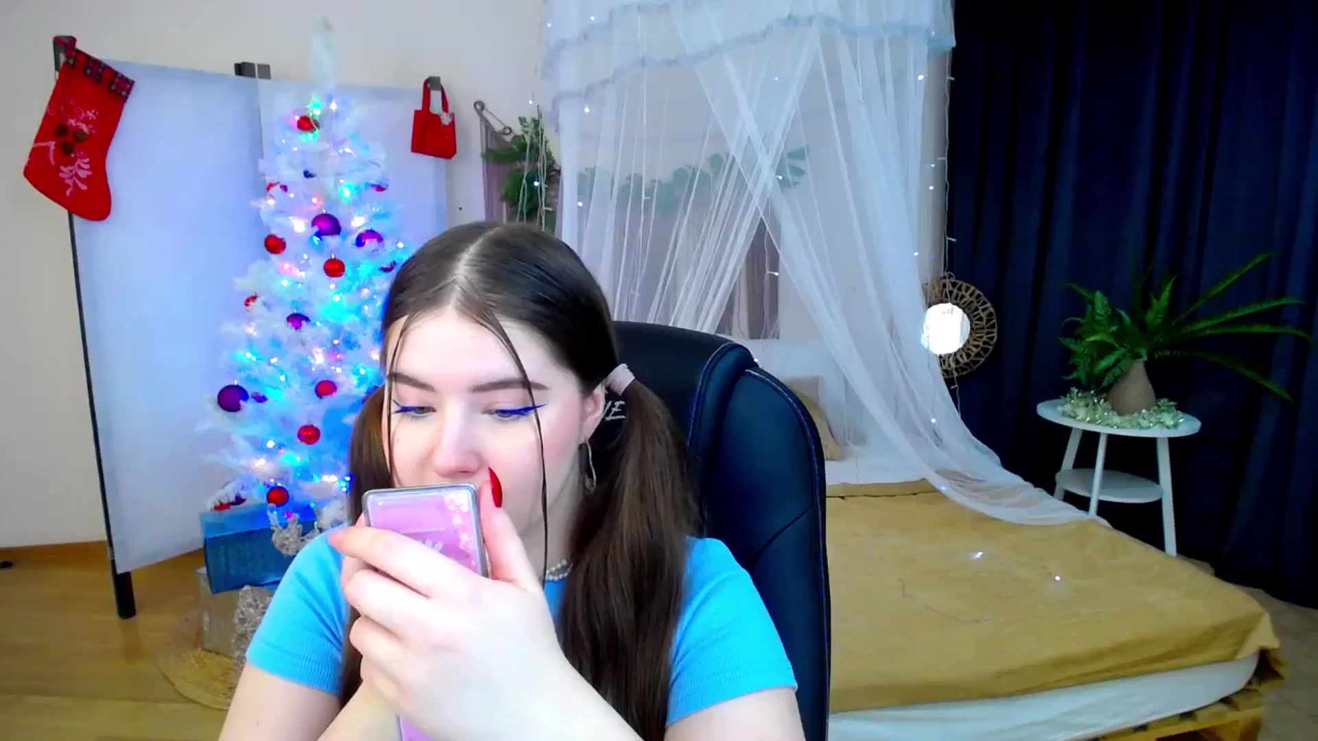 Gallery image thumbnail from AdmireMyEyes's myfreecams stream on, 12/08/2024, 18:56 image 5 of 20